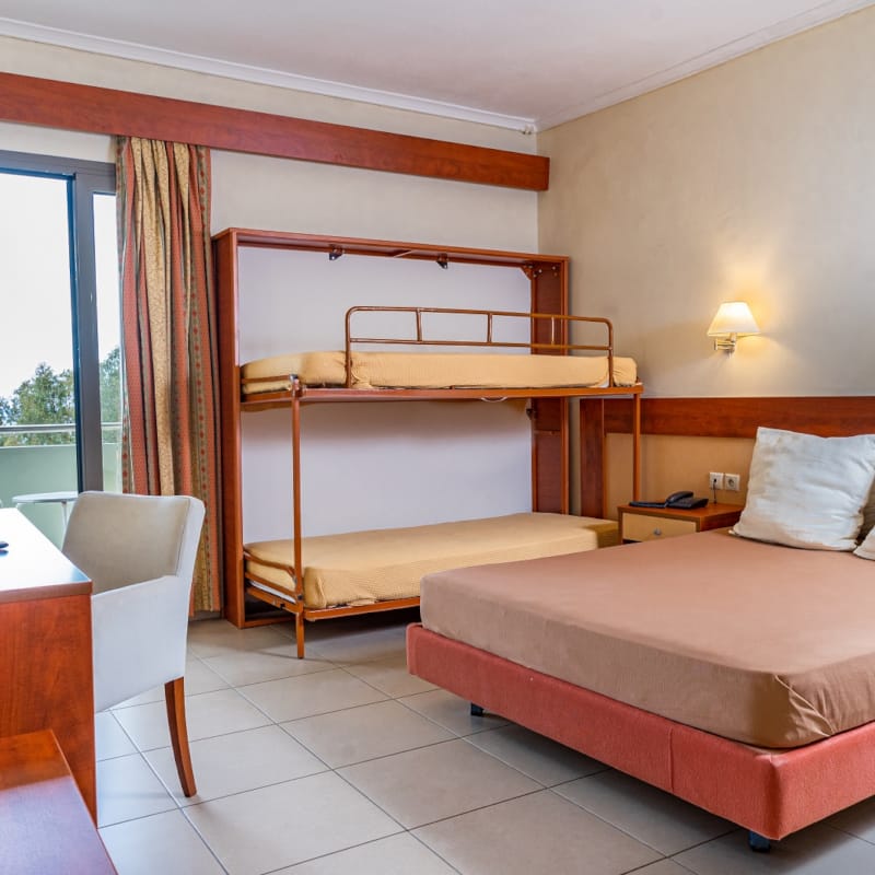 marmari-bay-family-room-sea-view-2