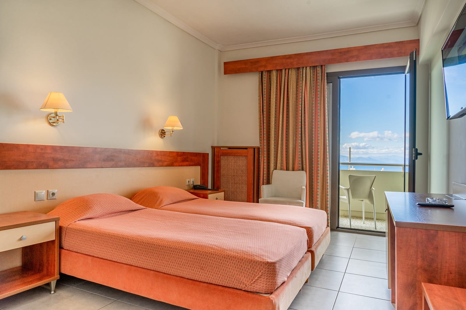 marmari-bay-twin-room-2