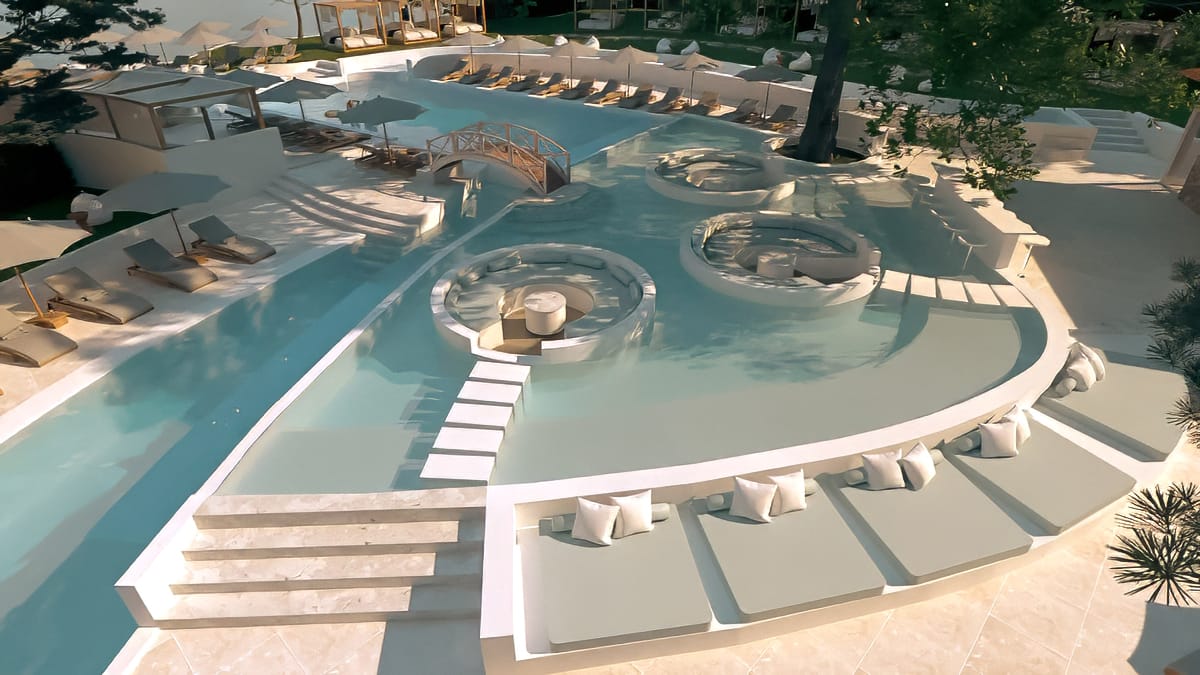 a pool with a circular pool