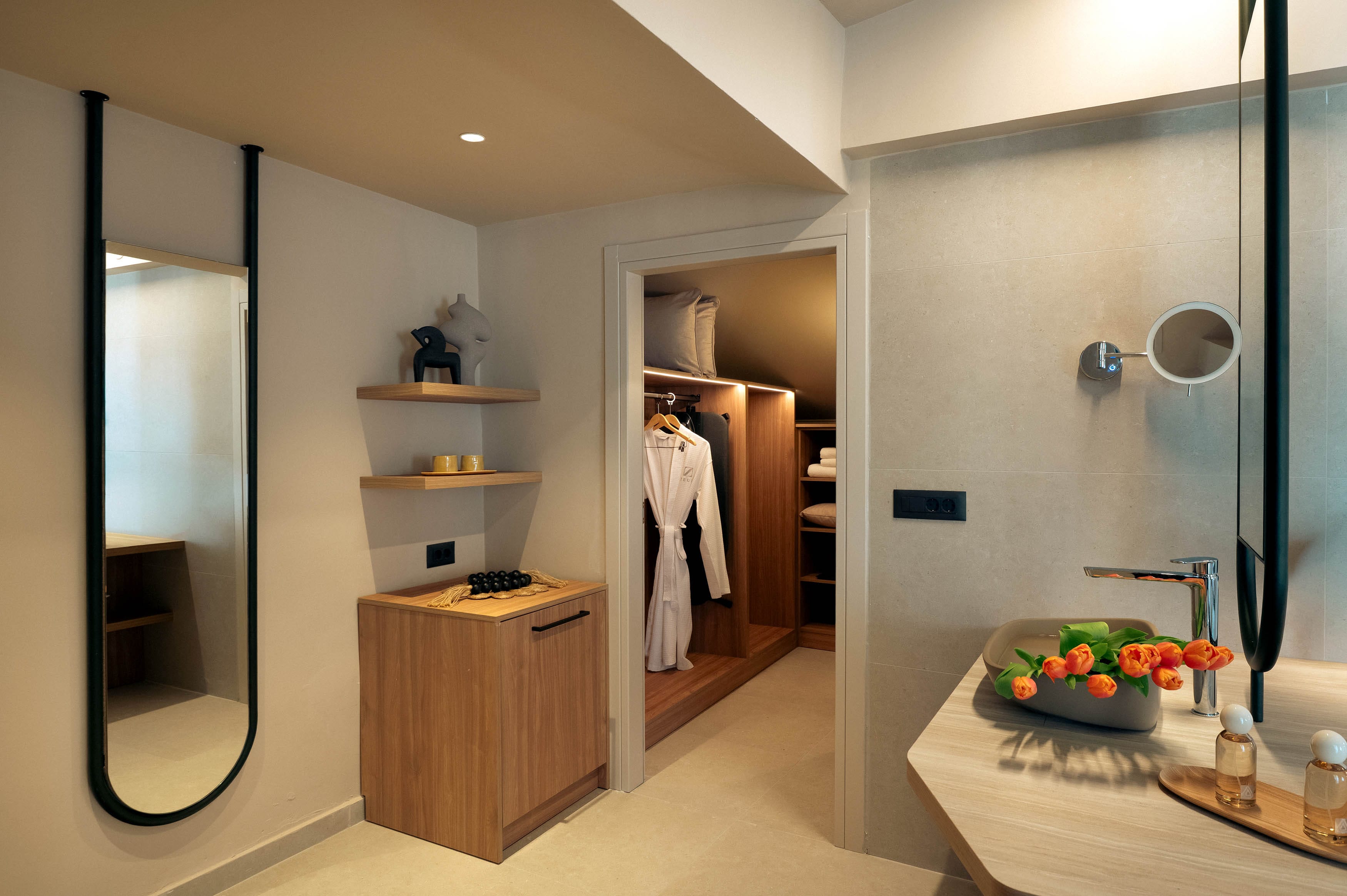 room-142-16-1
