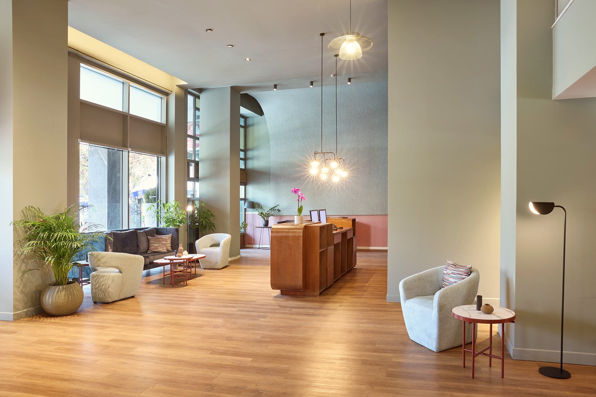 wyndham-athens-residence_reception-lobby-lobby-bar-7