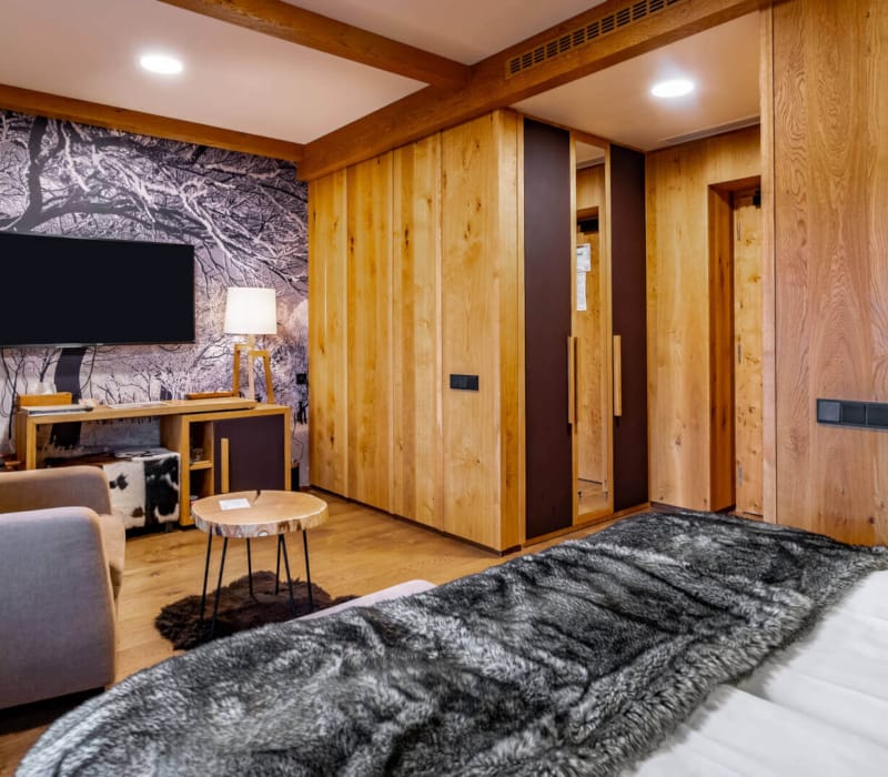 4-Double-room-Superior-with-1-extra-bed-1.JPG