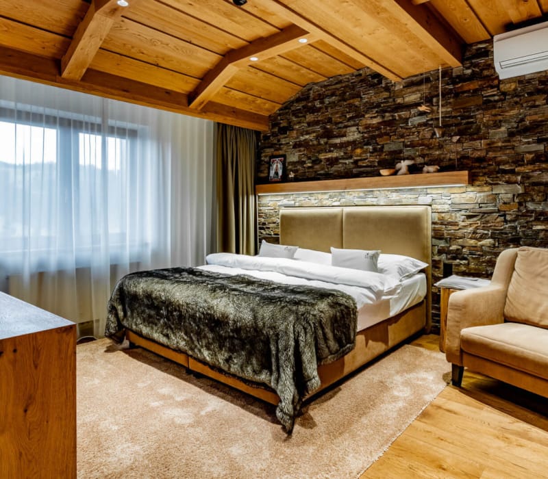 7-Suite-with-2-extra-beds-4.JPG