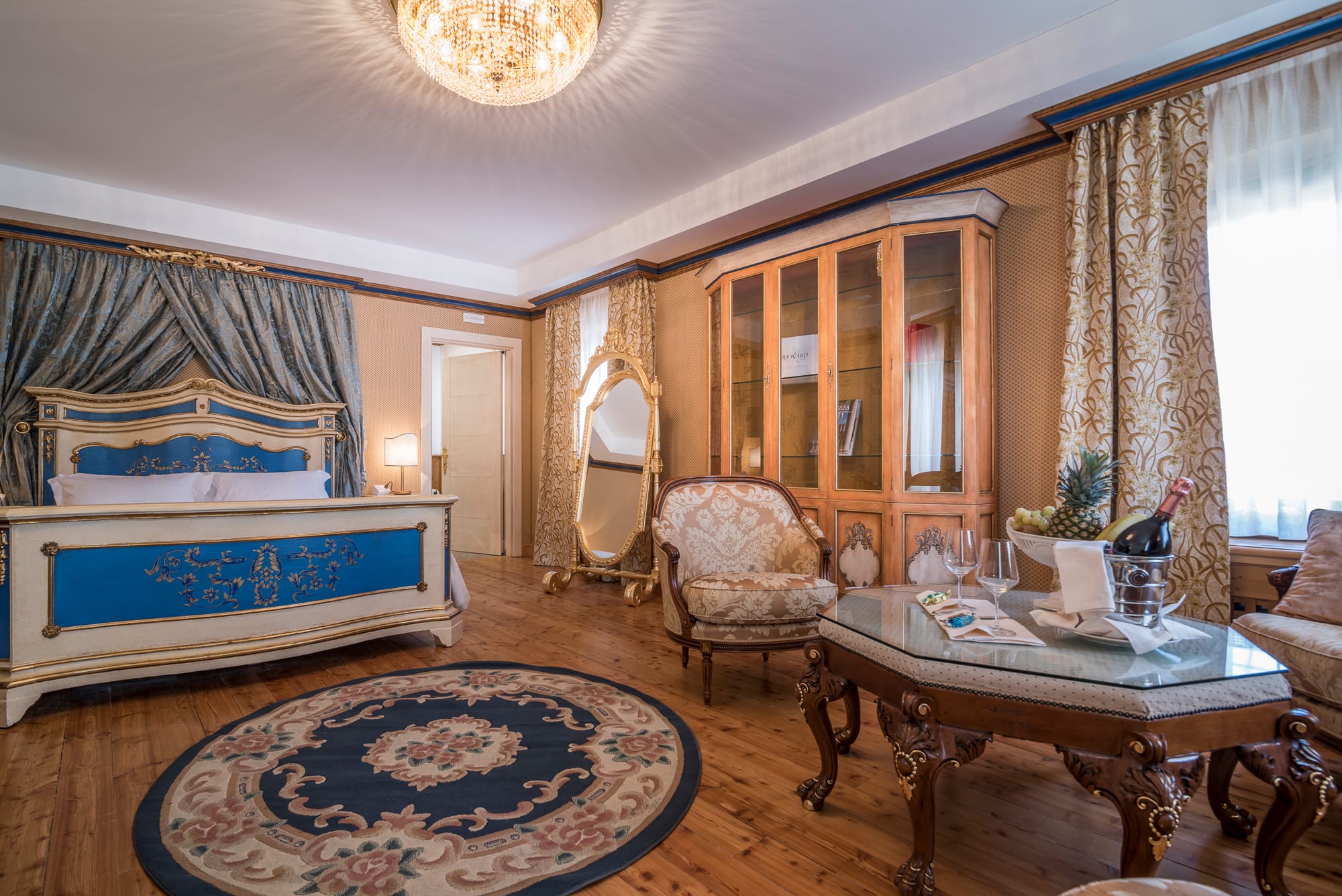 a room with a bed and a table