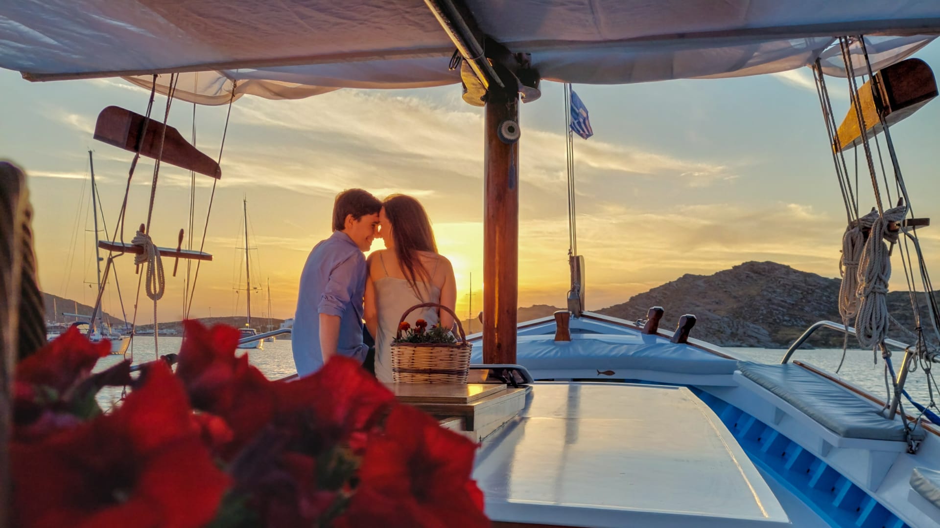 Sunset boat tour in Naoussa Paros with dinner option