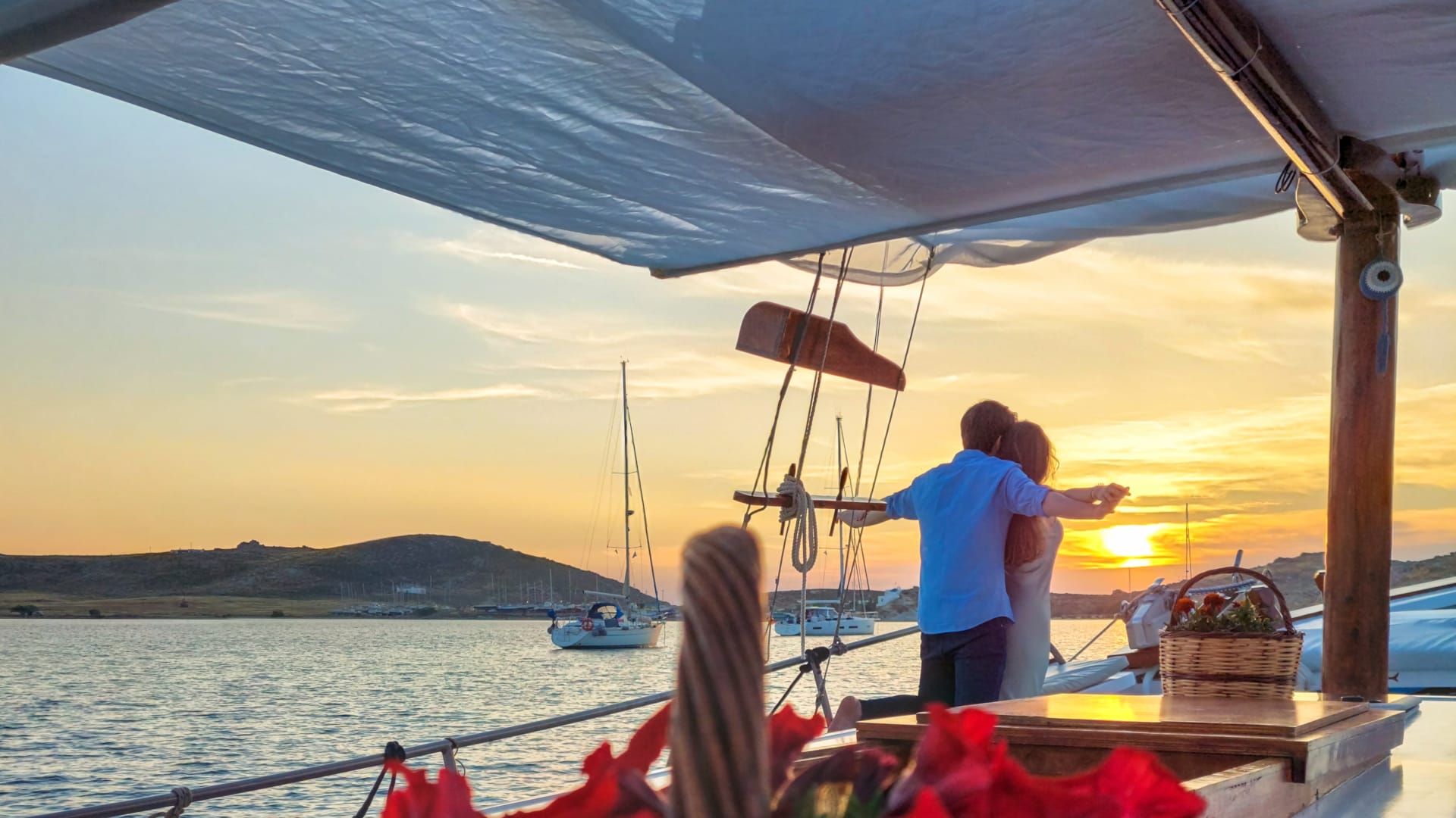 Sunset boat cruise in Naoussa Paros for exclusive experience