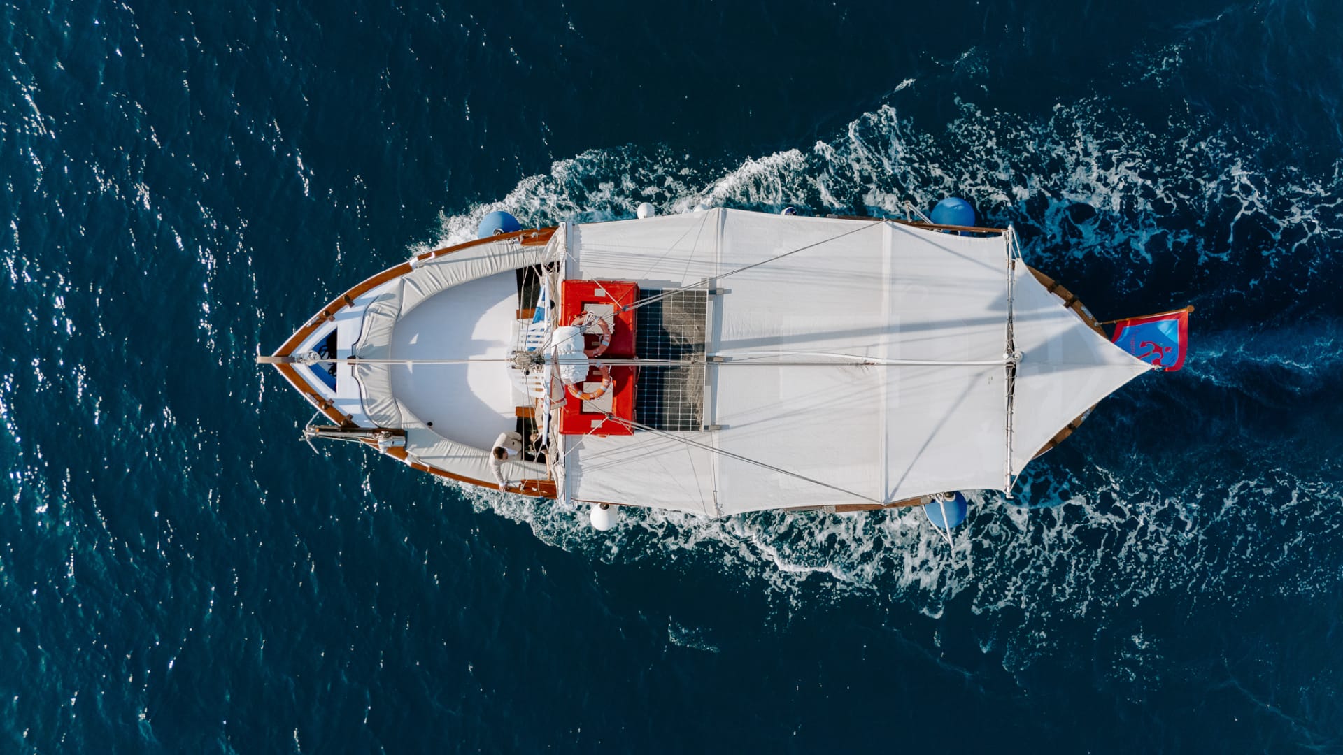 Experience the best boat tours around Paros with local skipper