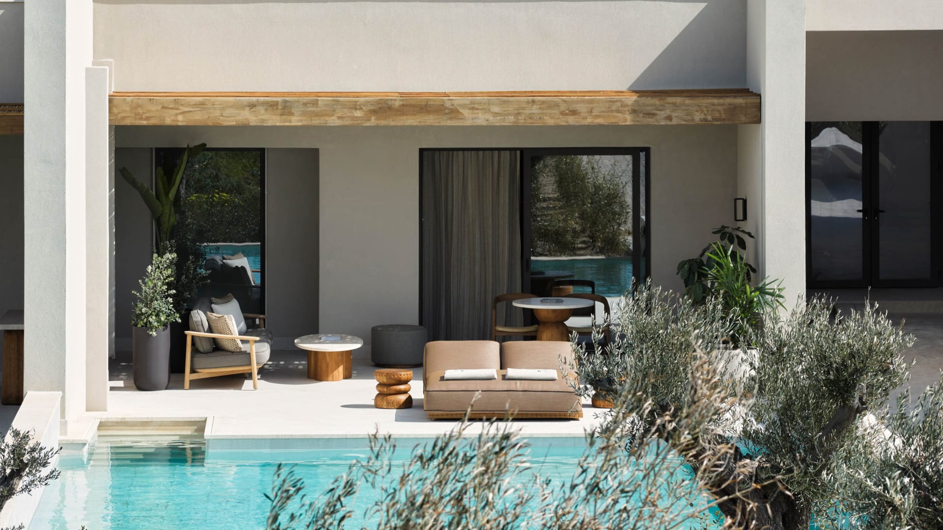 amoh-rhodes_eos-suite-private-pool-iv_5_261002