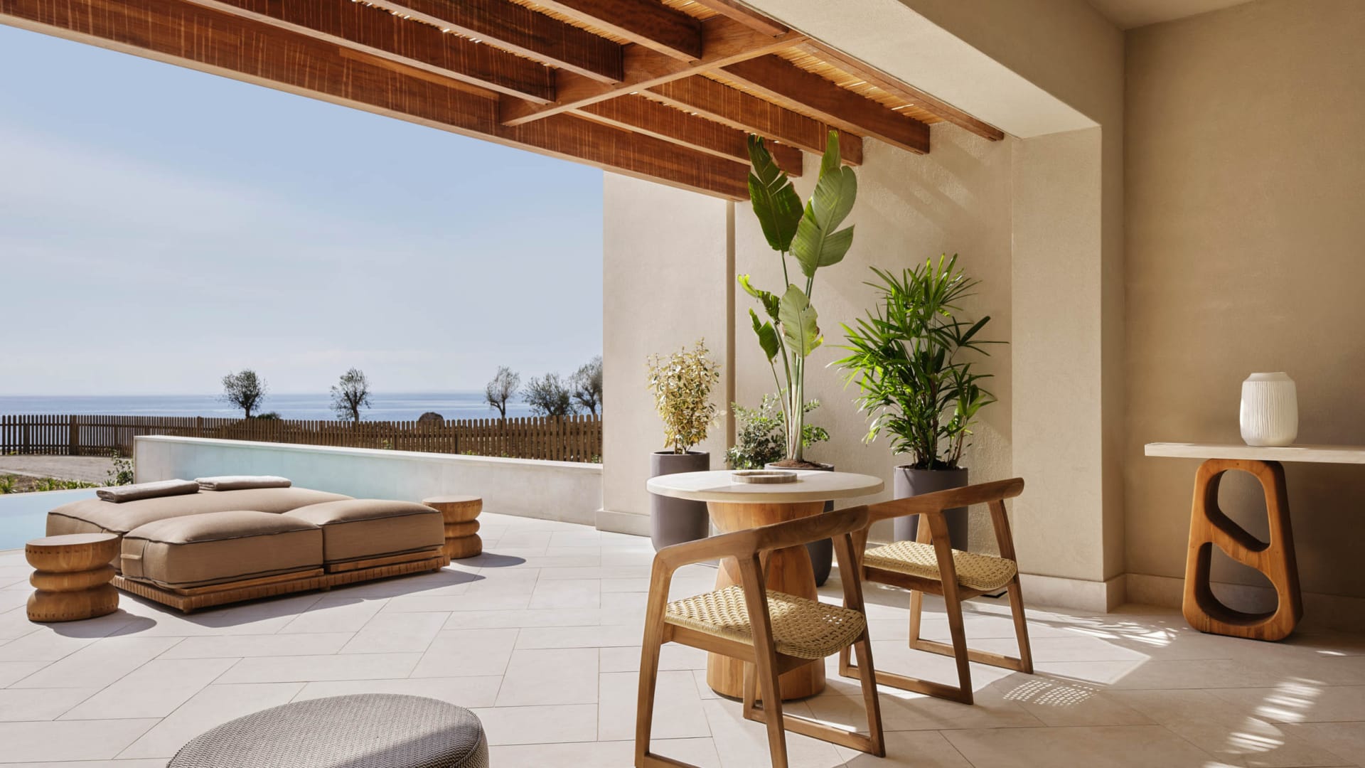 amoh-rhodes_eos-suite-private-pool-sv_5_58208