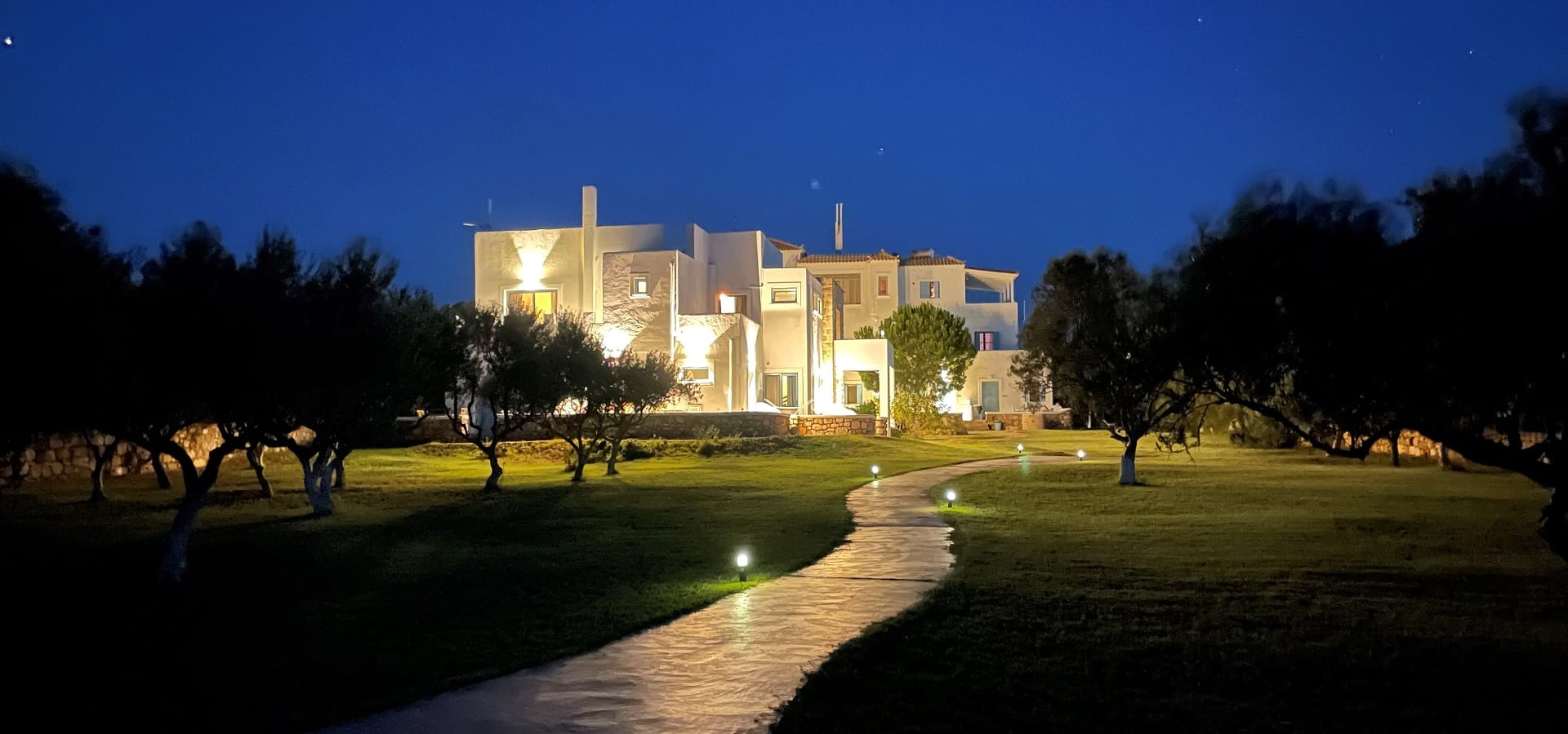 capari-night-outdorrs