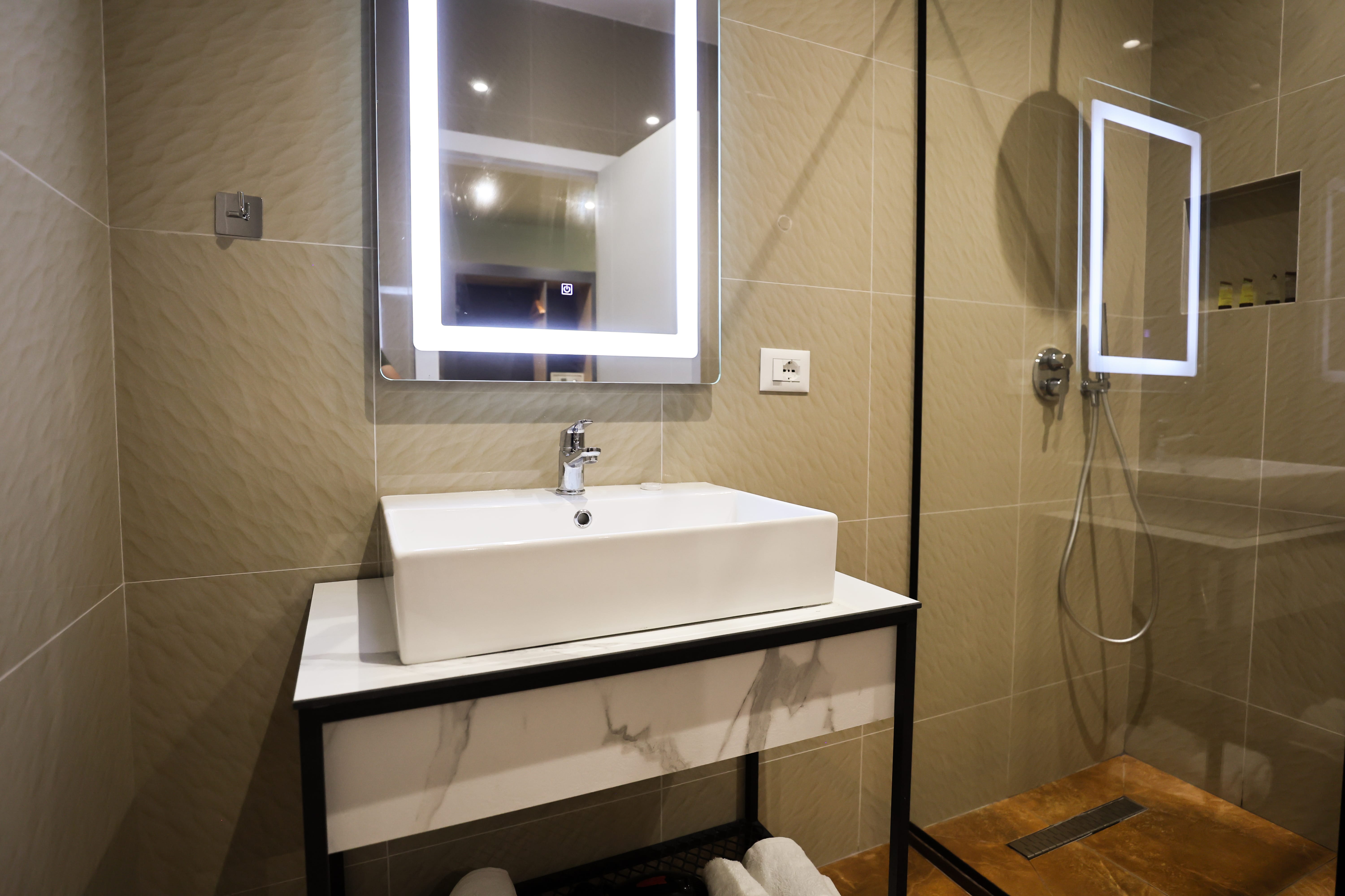 bathroom-double-twin