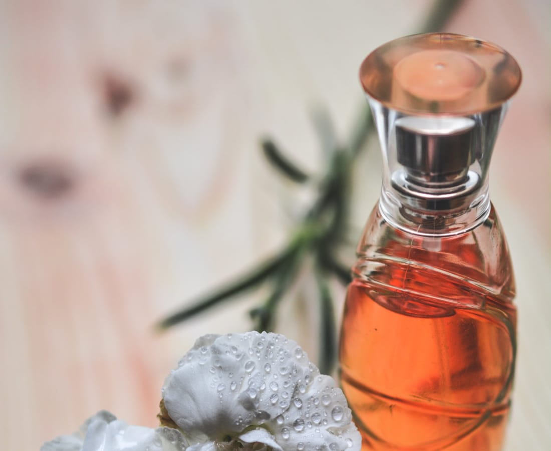 aroma-aromatherapy-aromatic-bottle-264950.jpg
