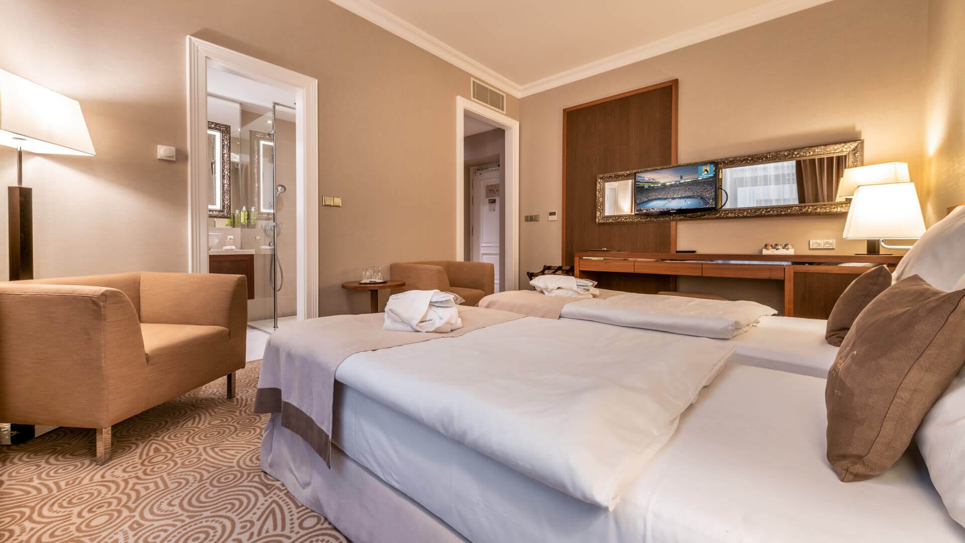 Double-room-Superior-Lobby-3