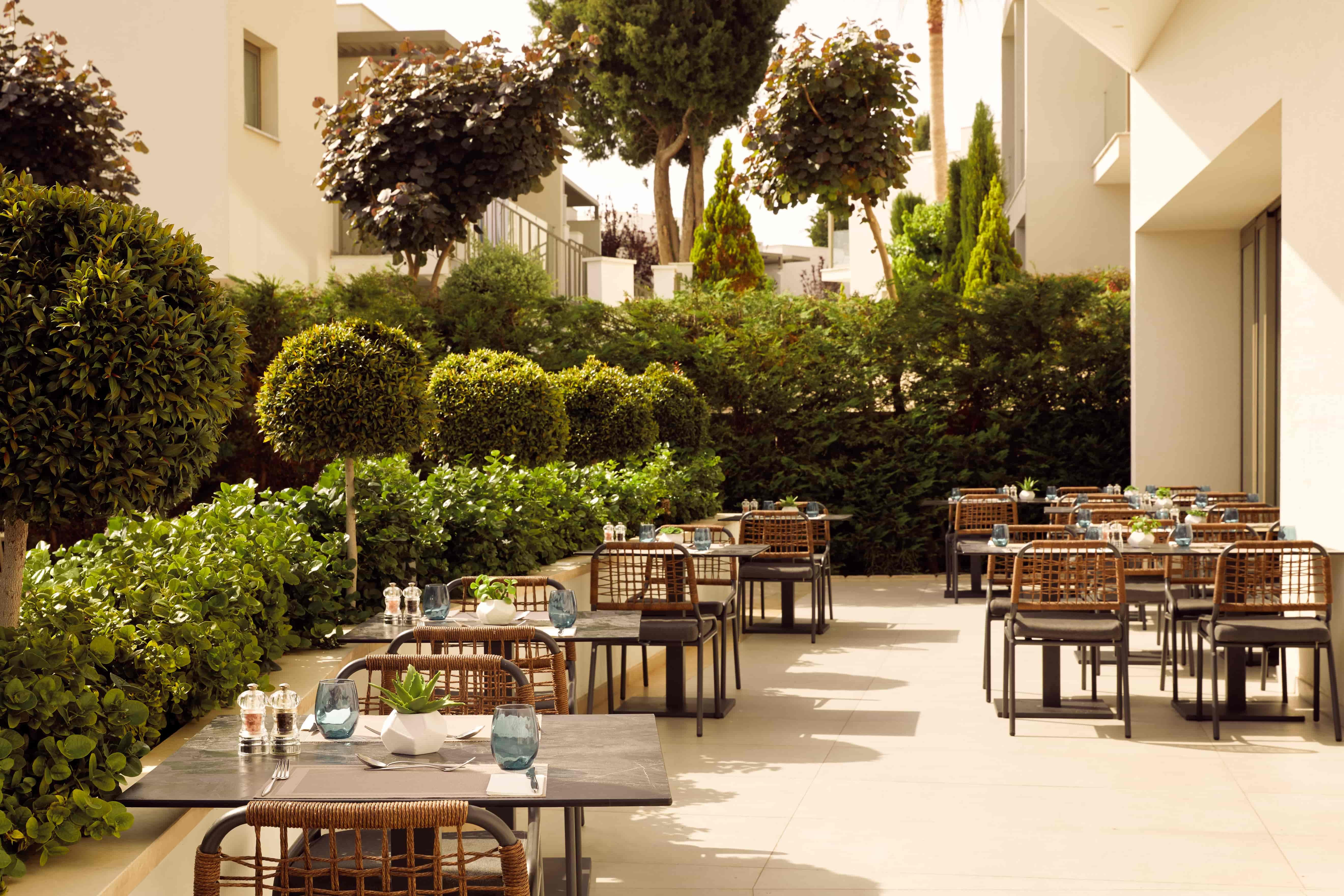 mare-paphos-the-buffet-restaurant-4