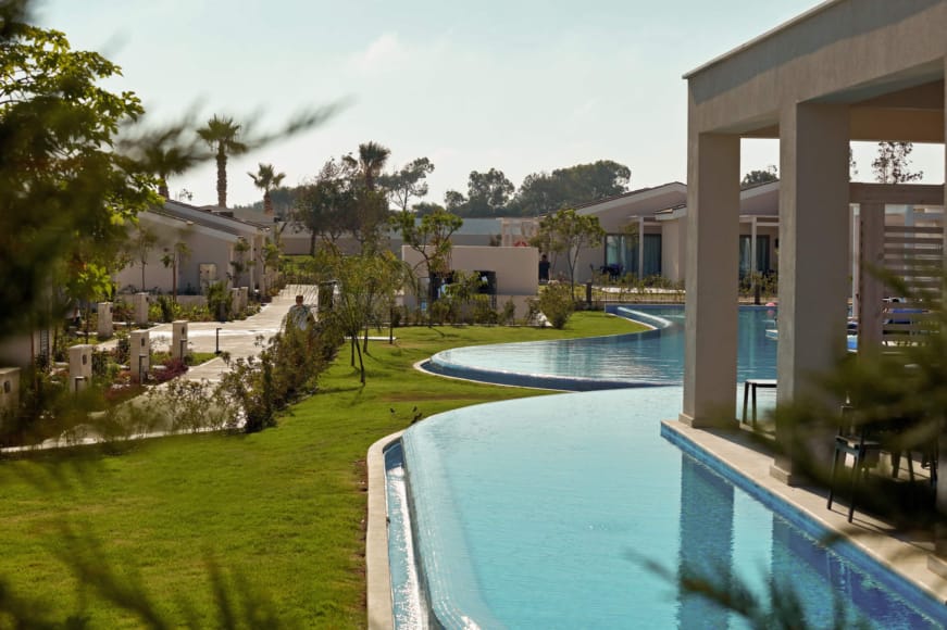 mare-ayia-napa-family-room-swim-up-5