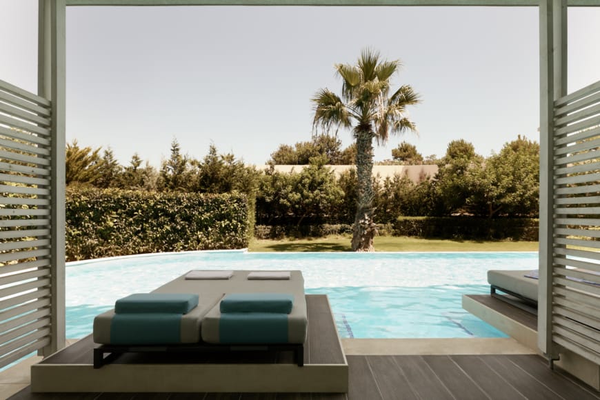 mare-ayia-napa-swim-up-room