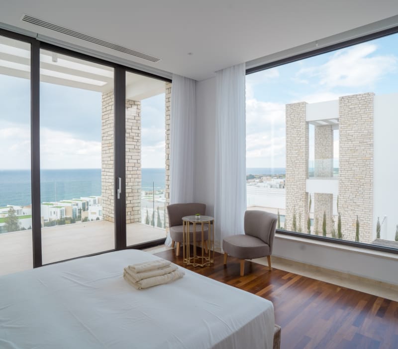 Вилла с четырьмя спальнями и видом на море