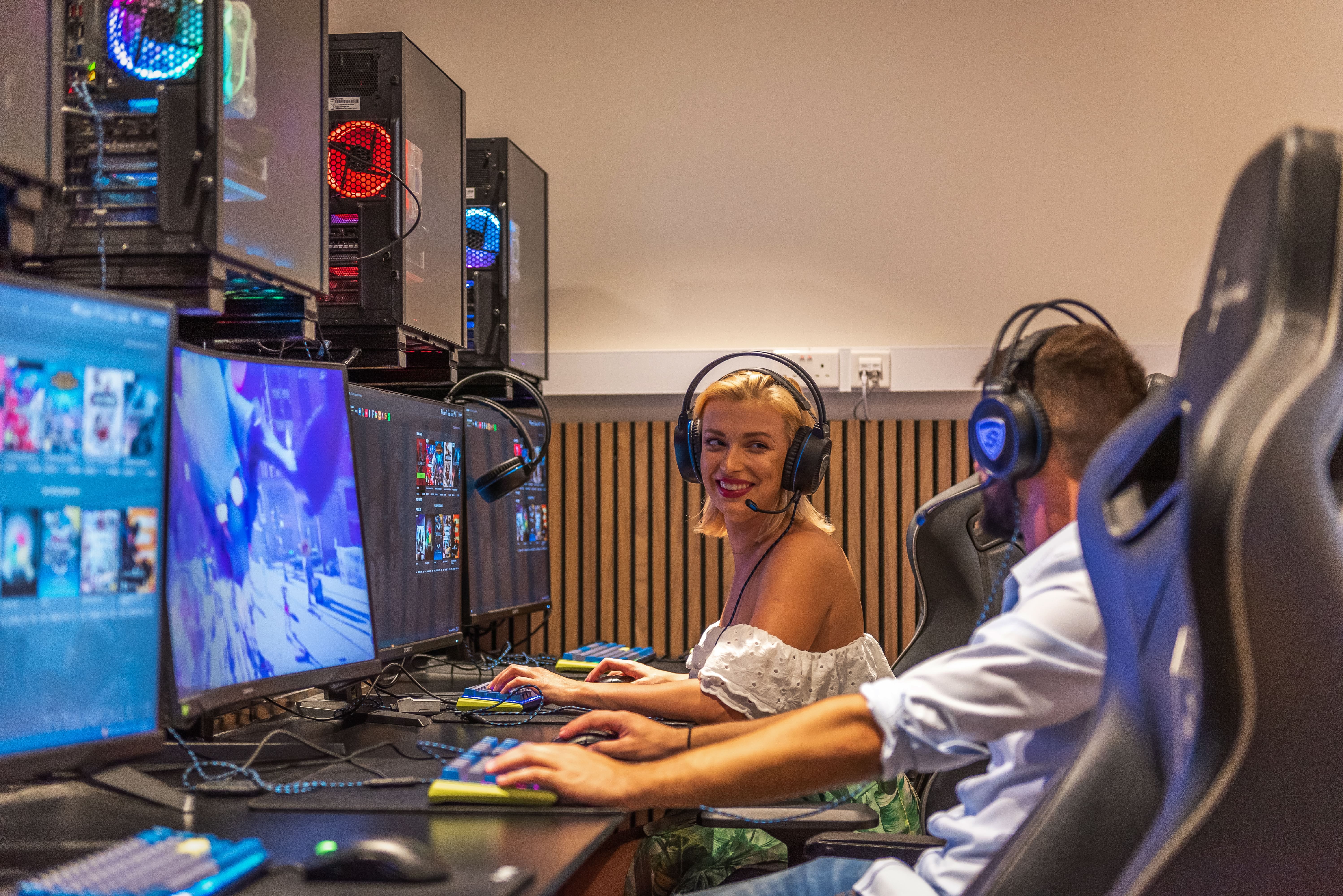 game-lounge-lifestyle-4-min