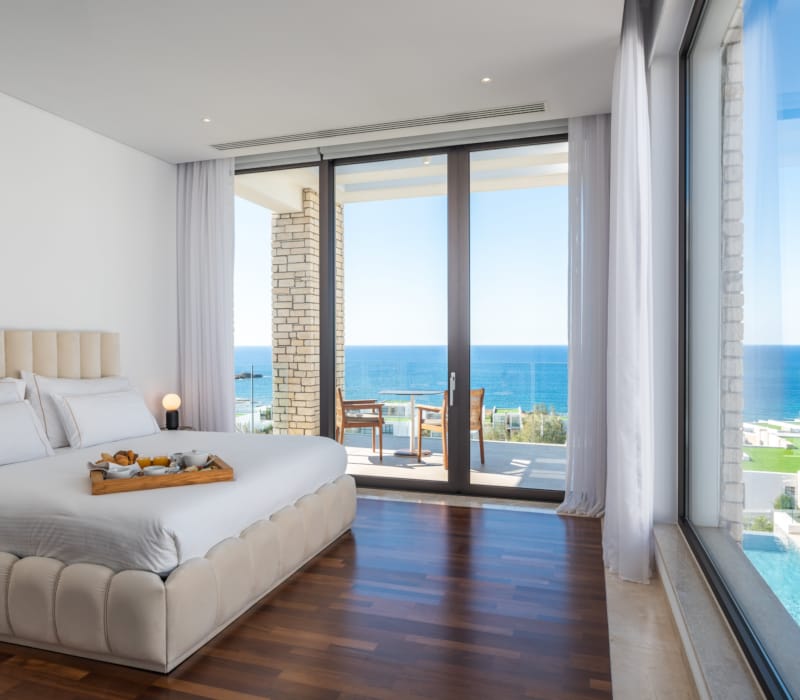 Вилла с четырьмя спальнями и видом на море