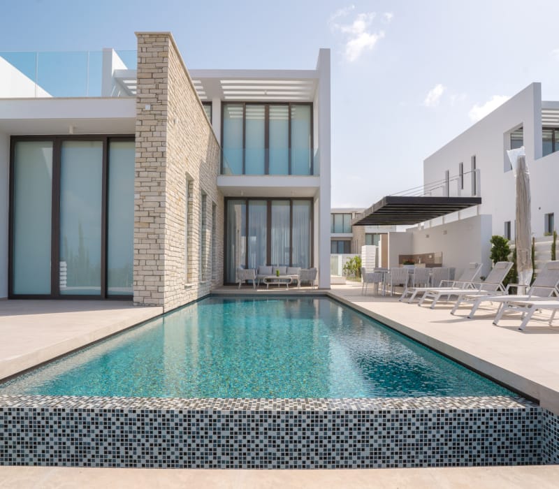 Загородная вилла с тремя спальнями