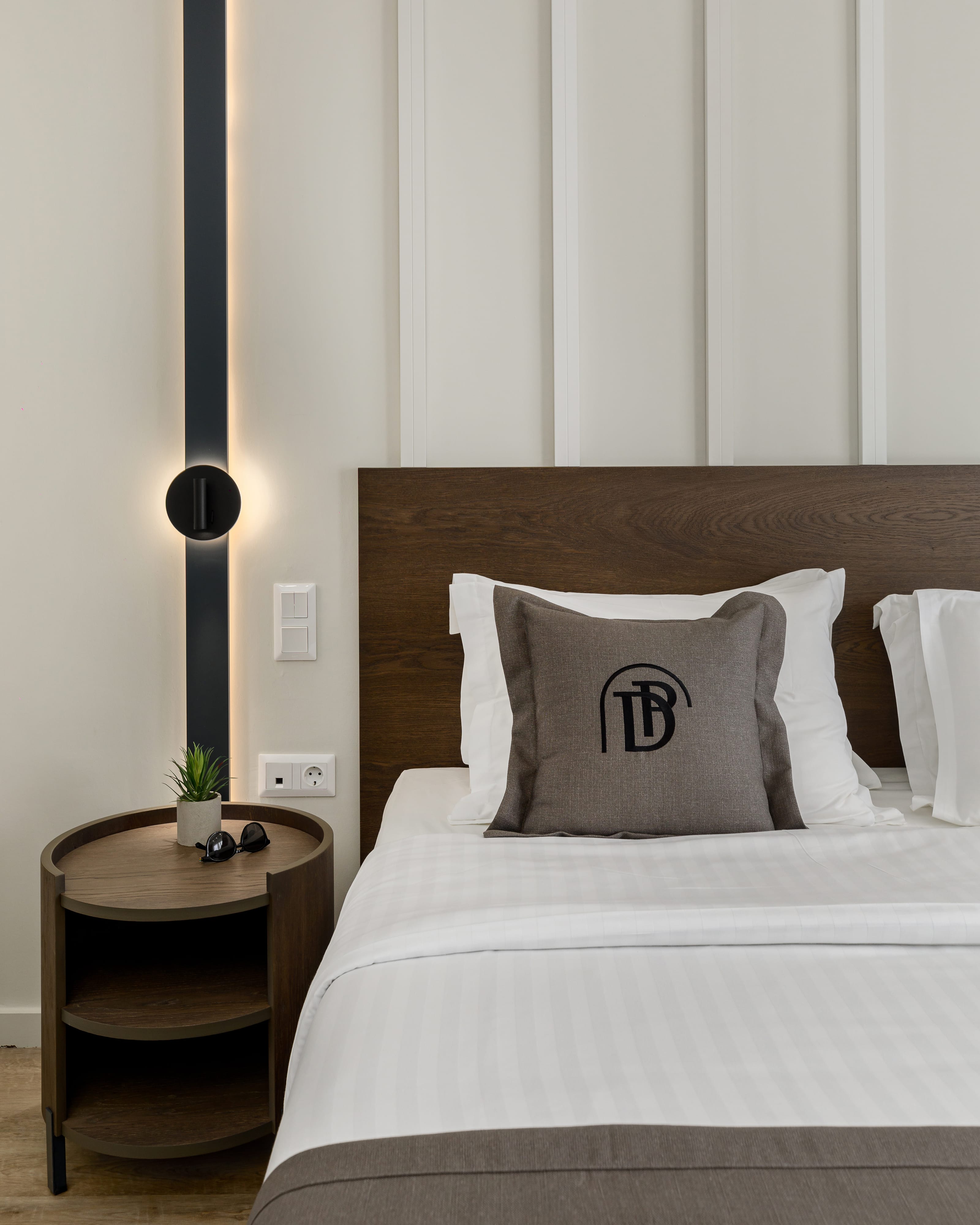 diverso-platamon-superior-pool-view-6