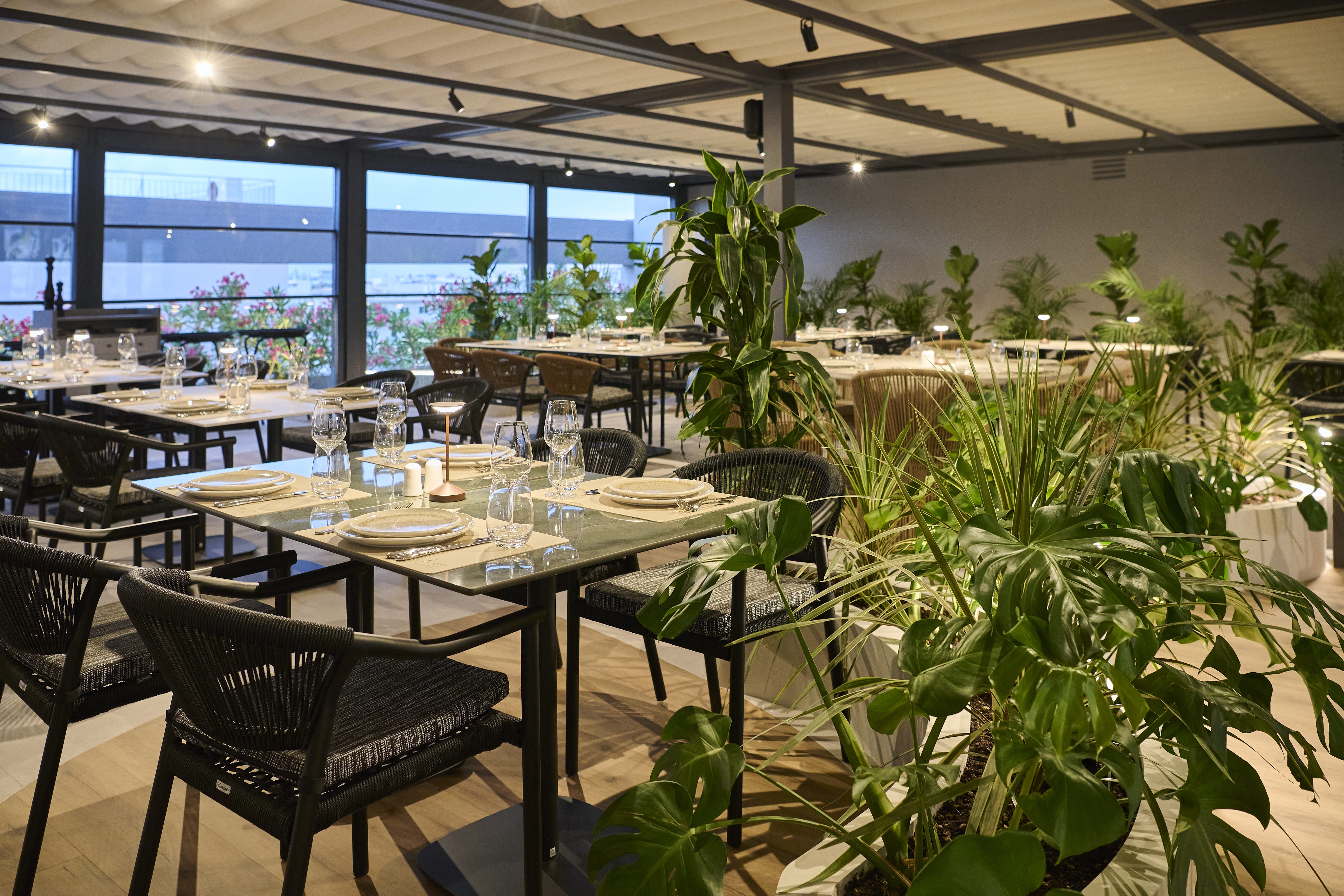 MAST Rooftop Bar Restaurant