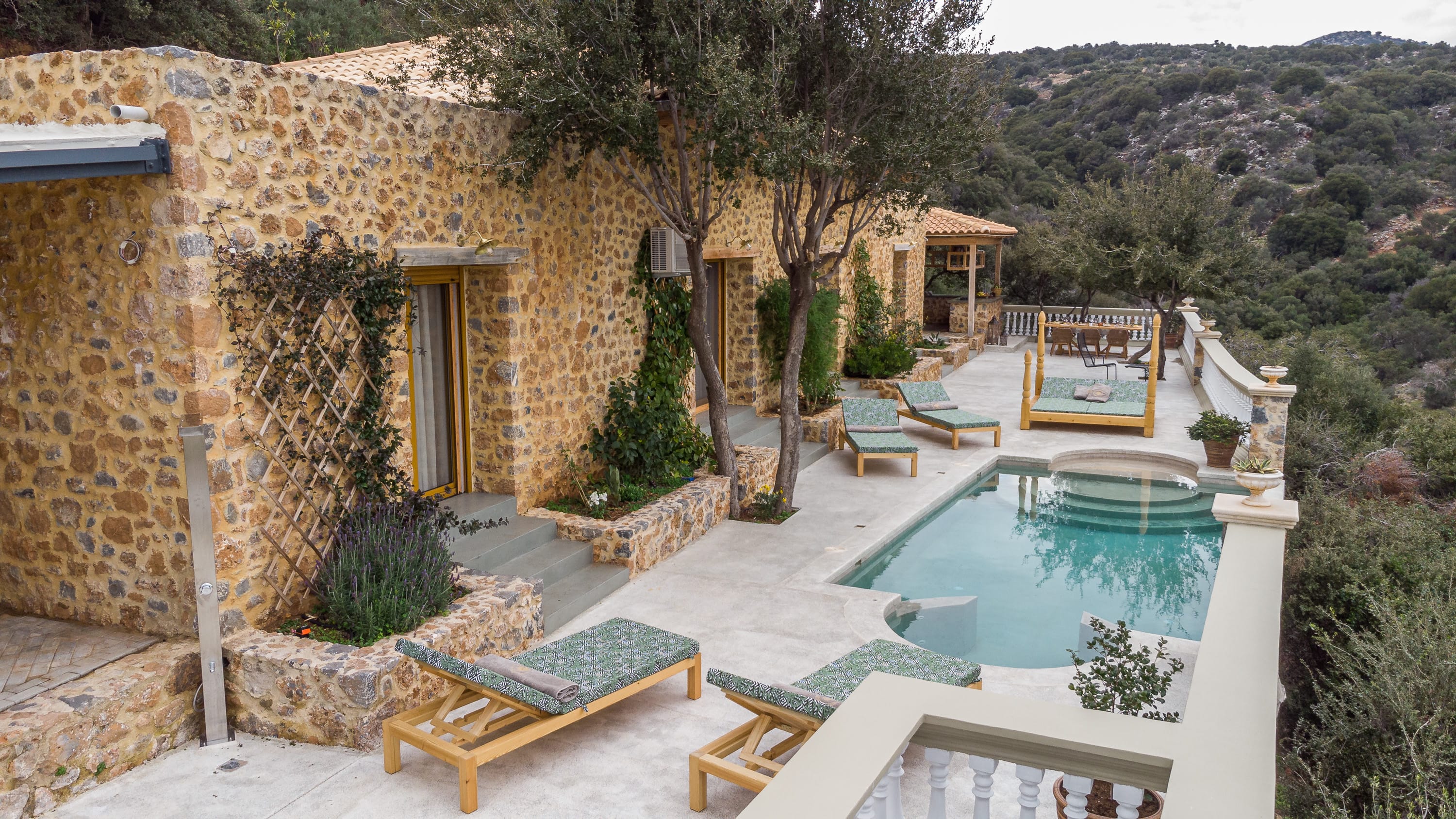 oak_tree_estate_020_pool-1