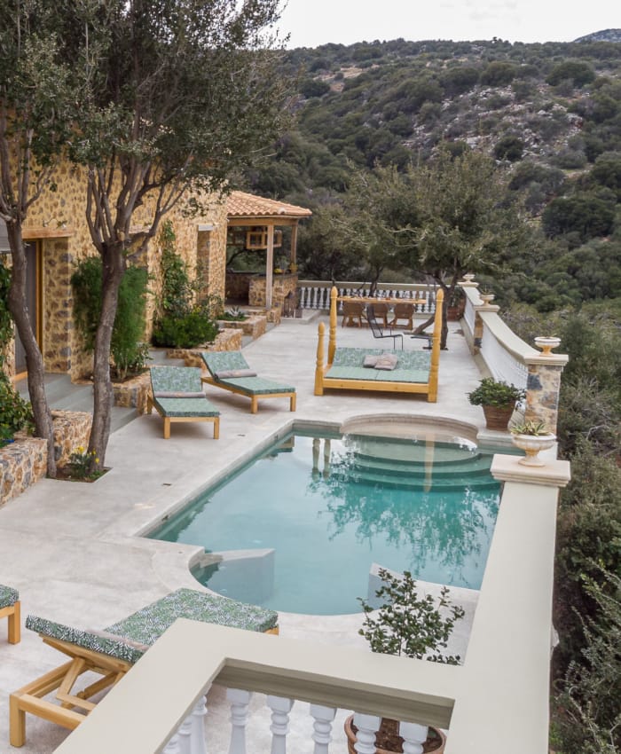 oak_tree_estate_020_pool-1