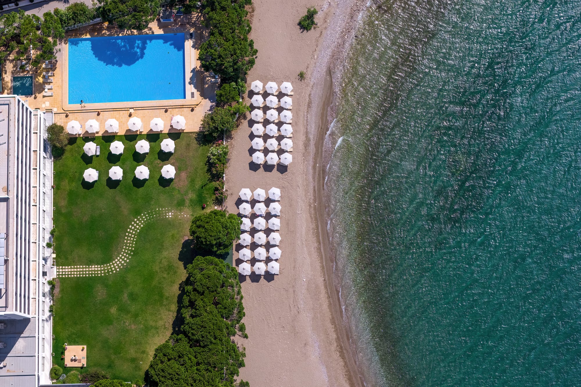 achaia-beach-hotel-patras-peloponnese-greece-beach