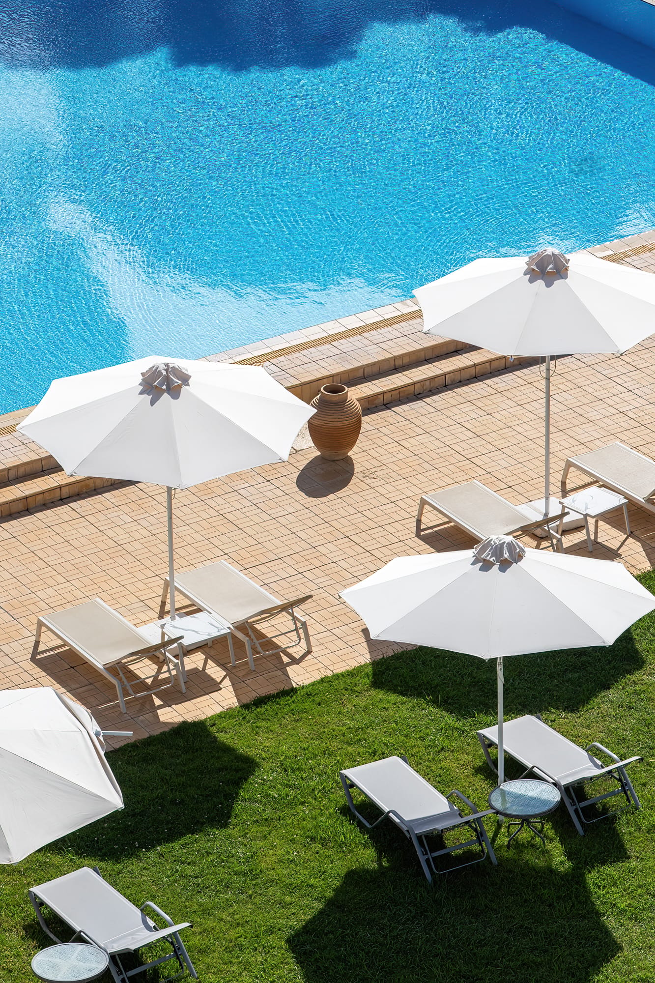 achaia-beach-hotel-with-pool-in-patras-greece