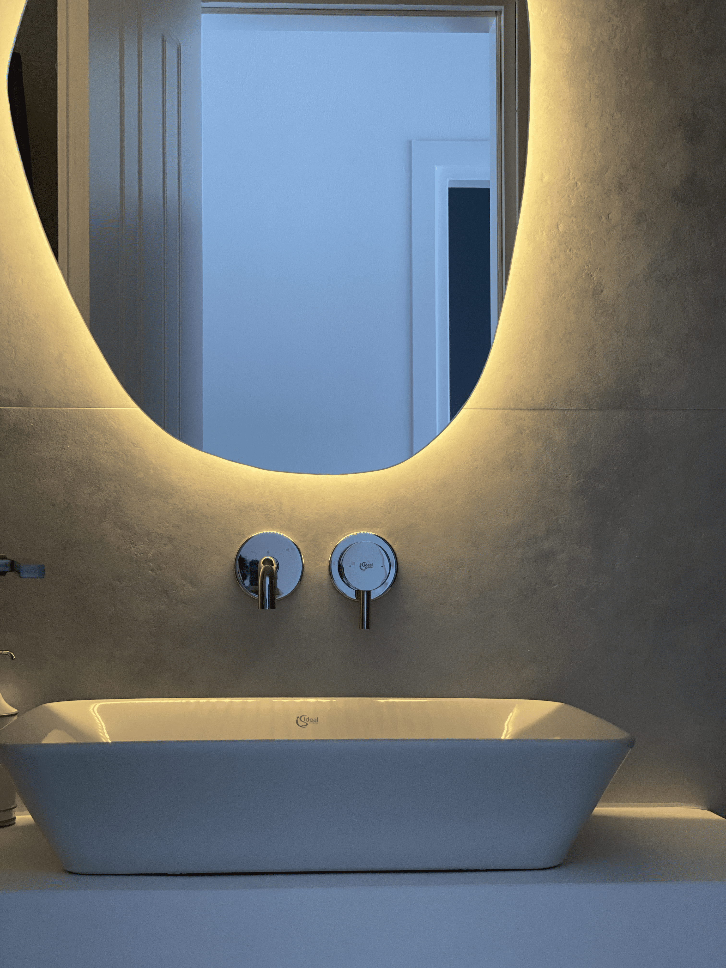 central-1-right-facilities