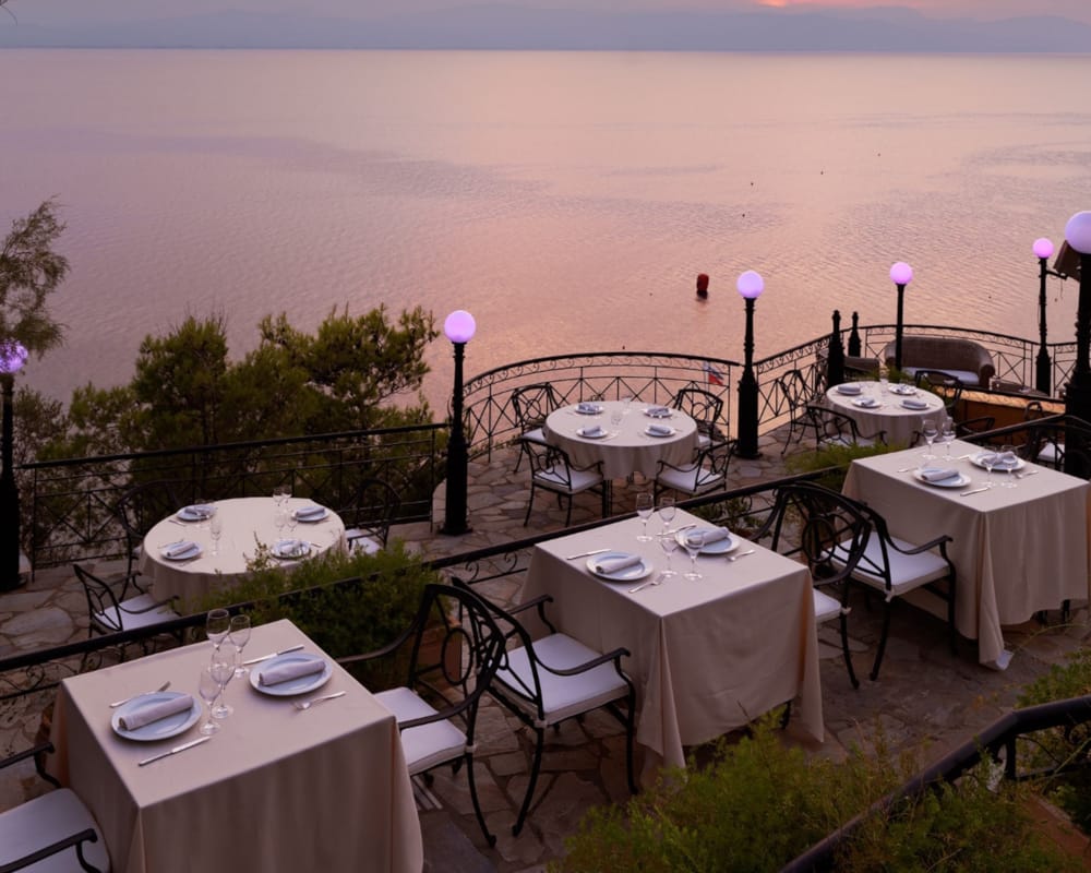 nafsika-lounge-restaurant