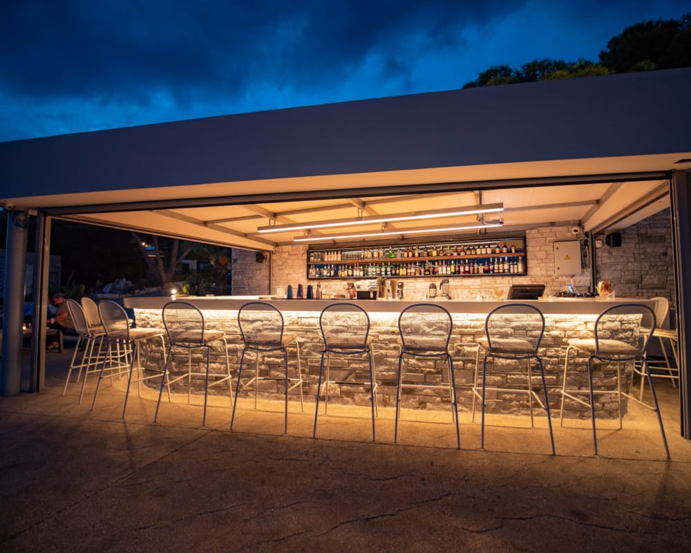 wyndham-ramada-loutraki-poseidon-resort-anemos-seaside-bar-13