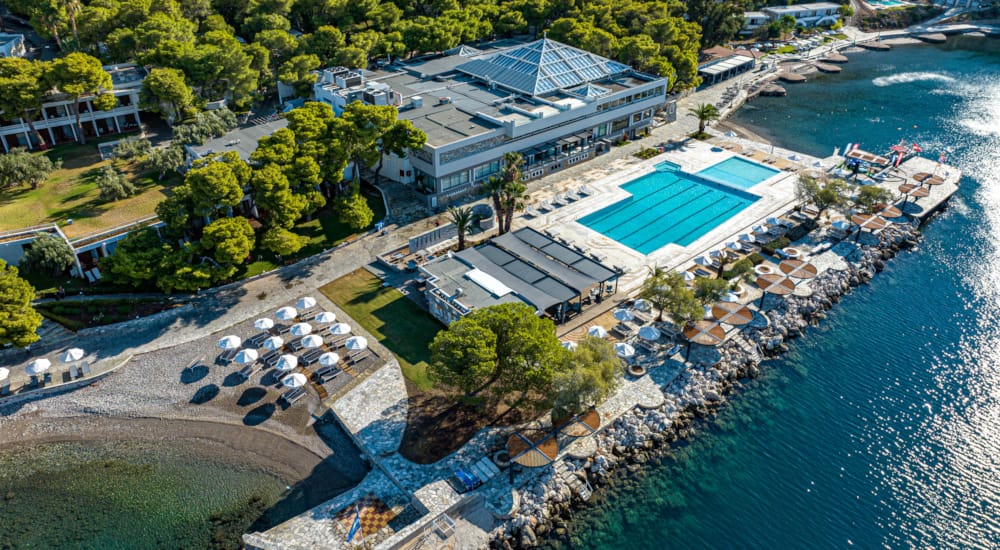 wyndham-ramada-loutraki-poseidon-resort-pool-beach-1