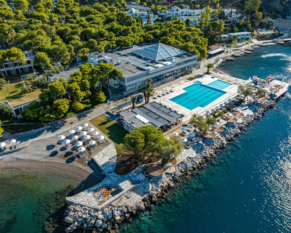 wyndham-ramada-loutraki-poseidon-resort-pool-beach-1