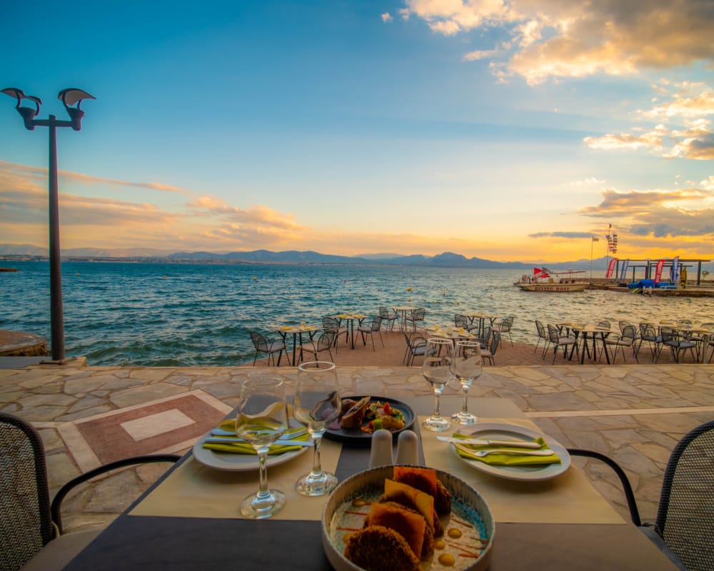 wyndham-ramada-loutraki-poseidon-resort-triaina-ouzeri-restaurant-6
