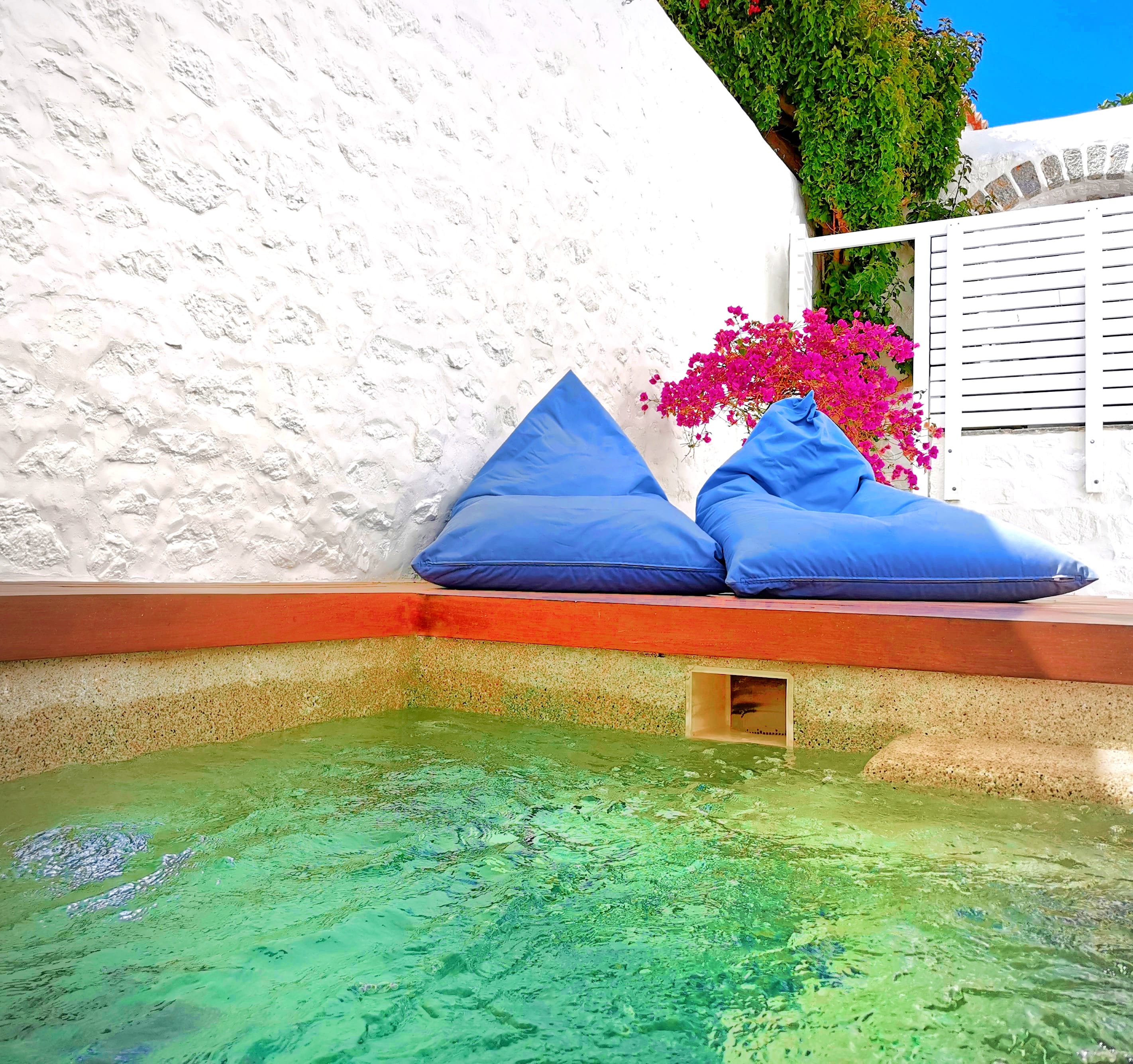 pigeon-suite-jacuzzi-area_1