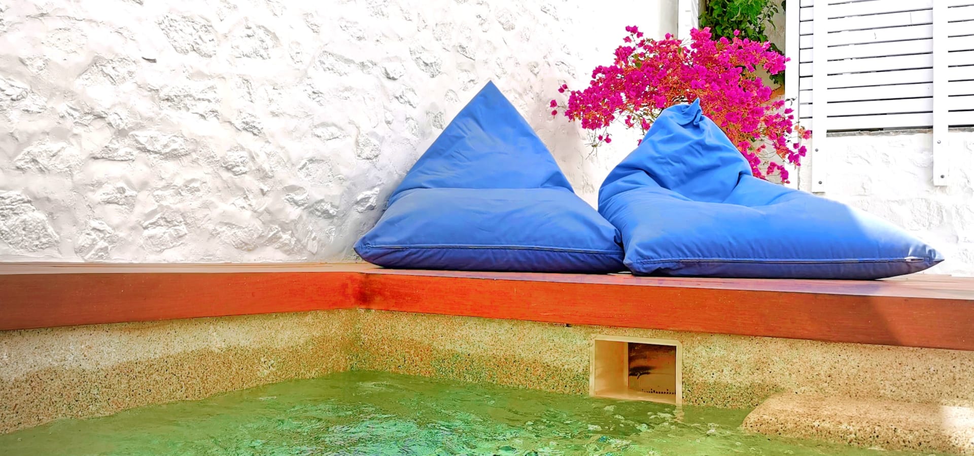pigeon-suite-jacuzzi-area_1