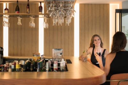bar-4-1300x865