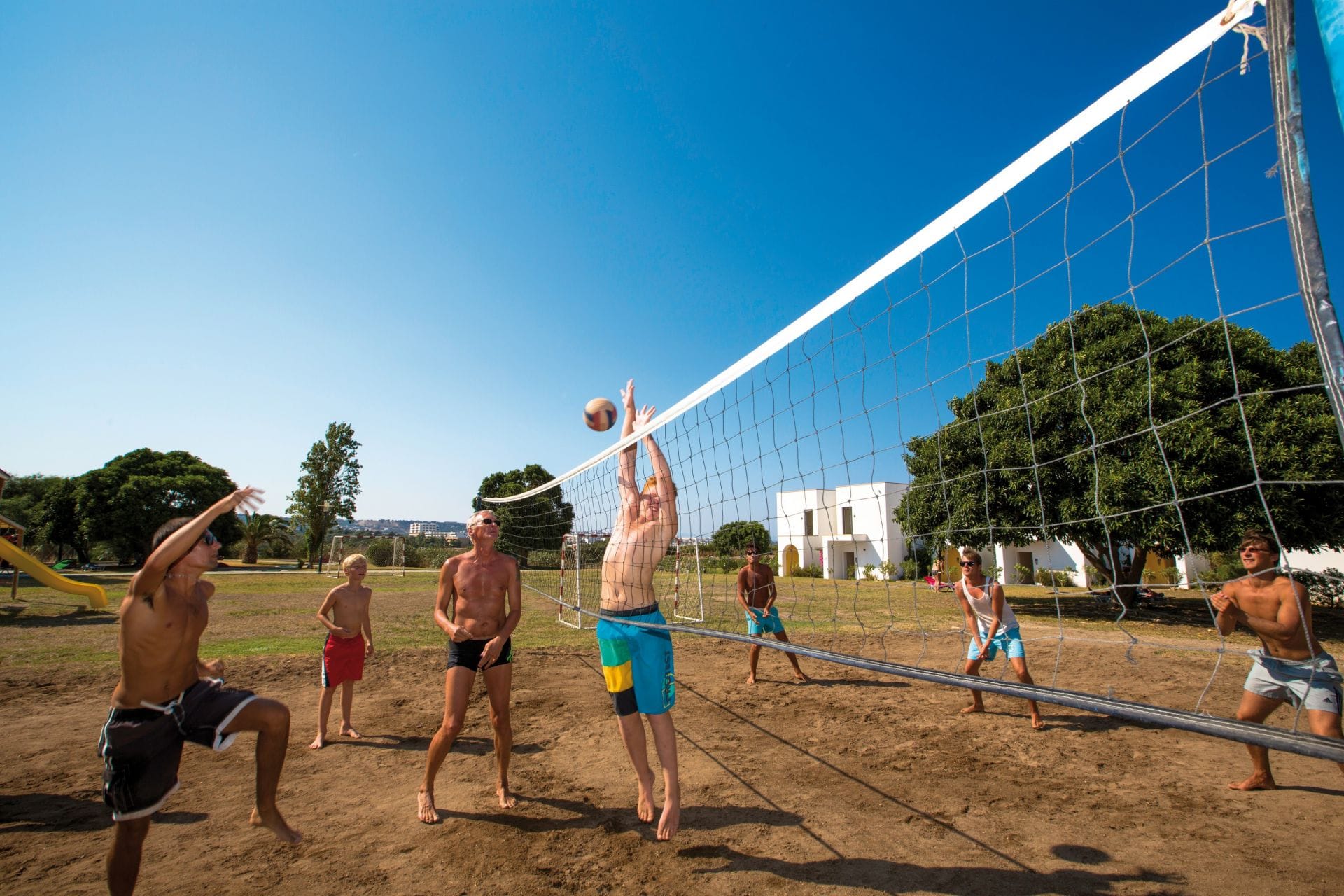 5c4b16a0fa6ff4ea7c89febe-large