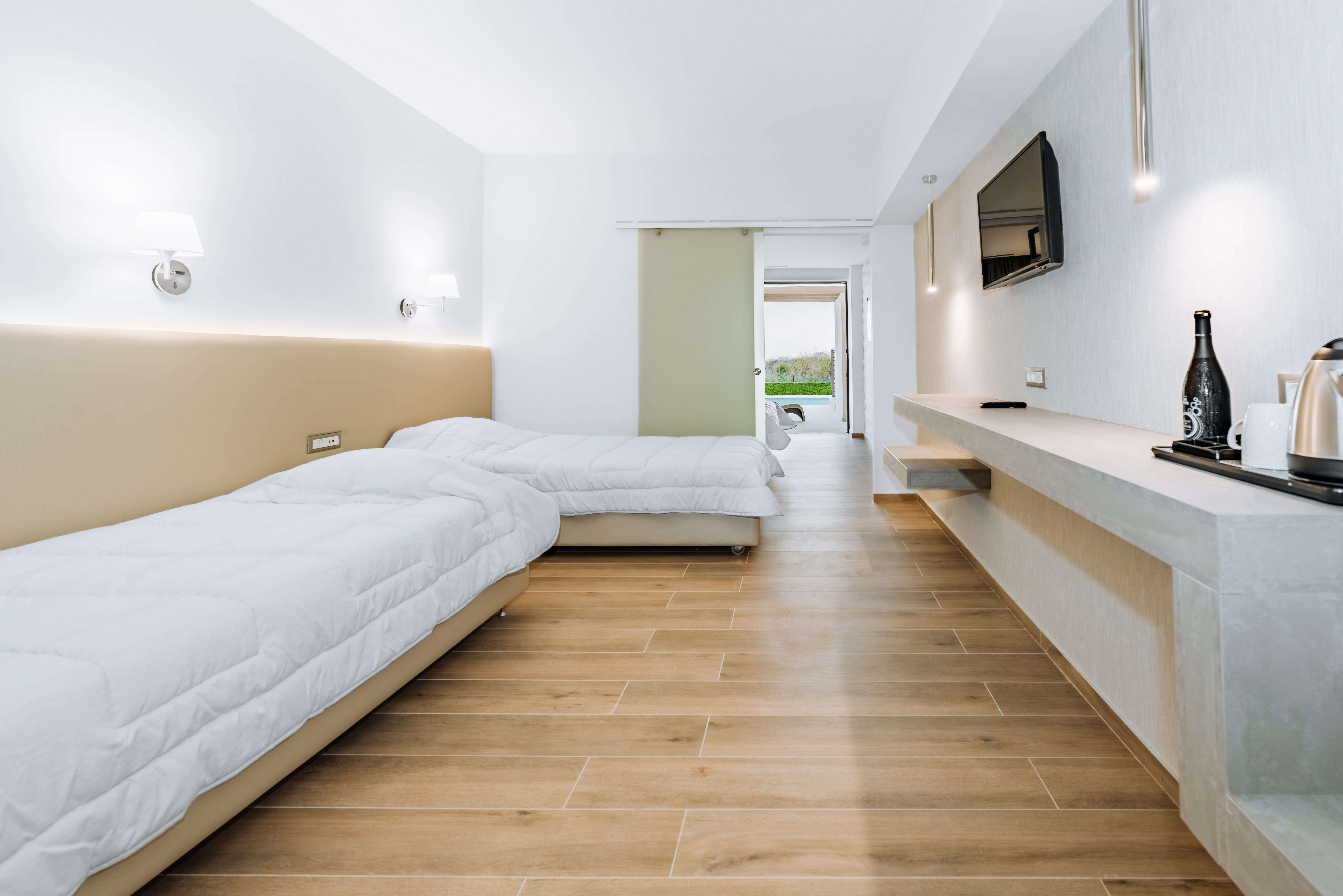 family-deluxe-swim-up-garden-view