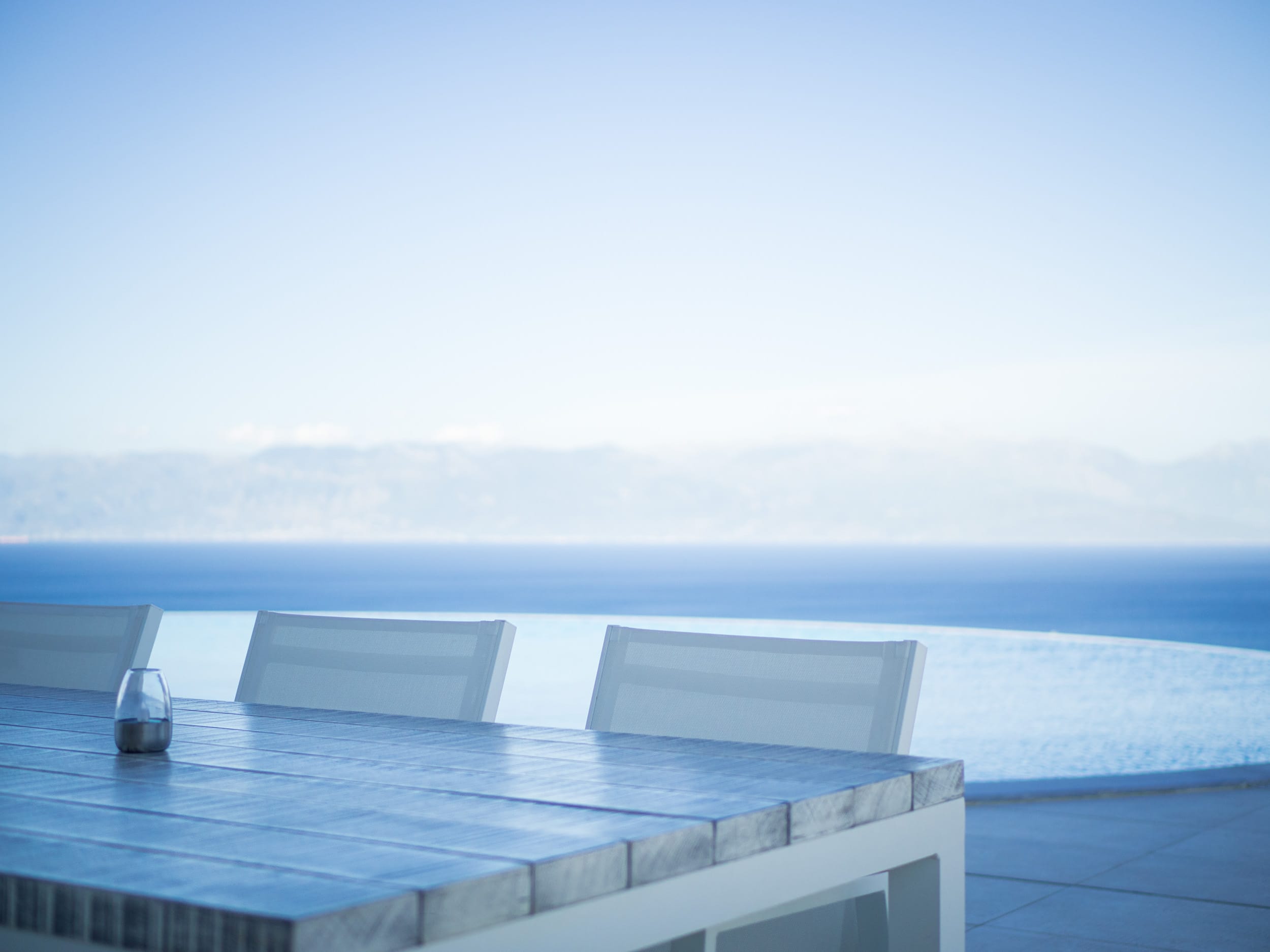 infiniti-pool-chairs