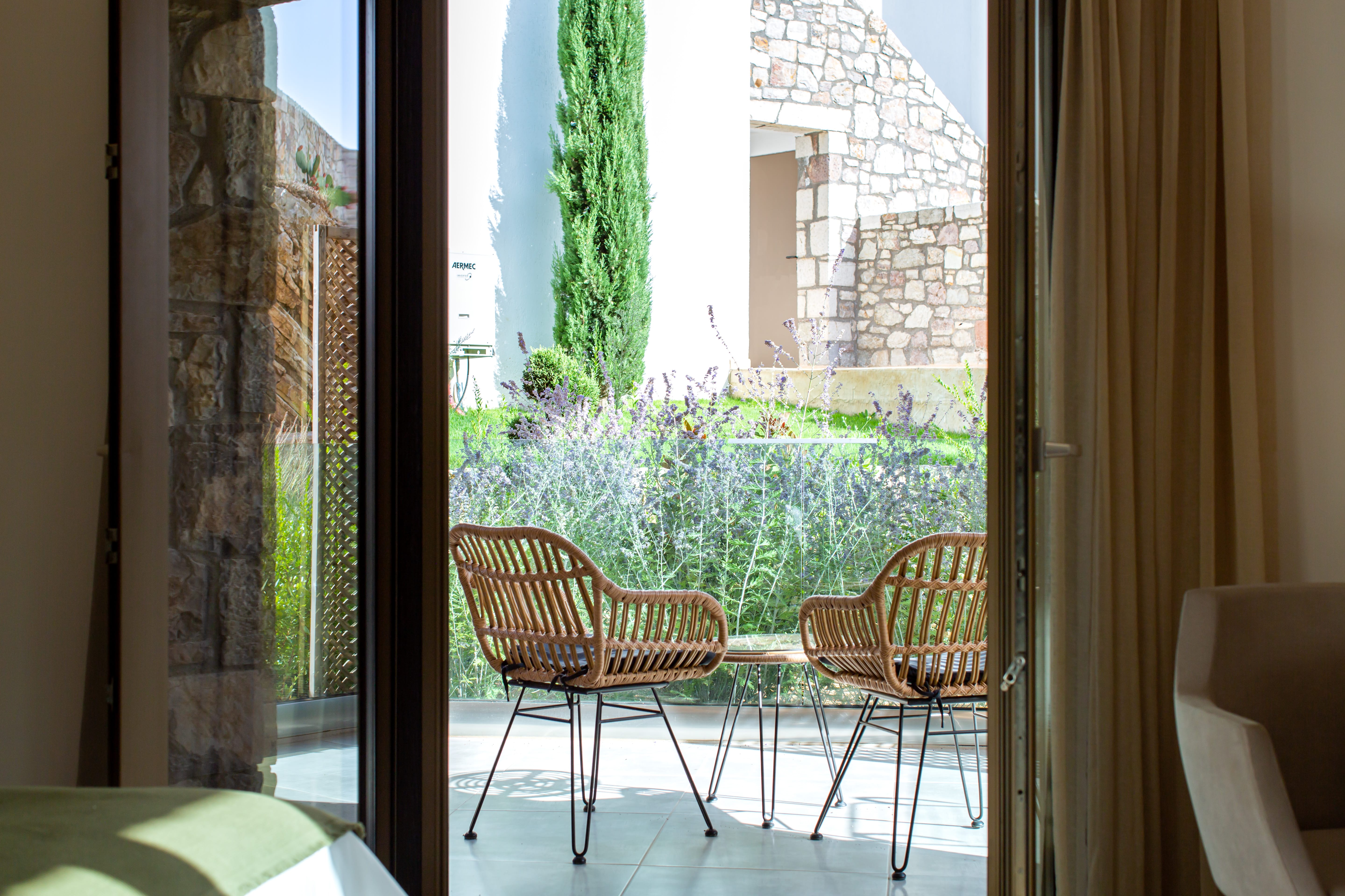 room-partial-sea-wiew-4