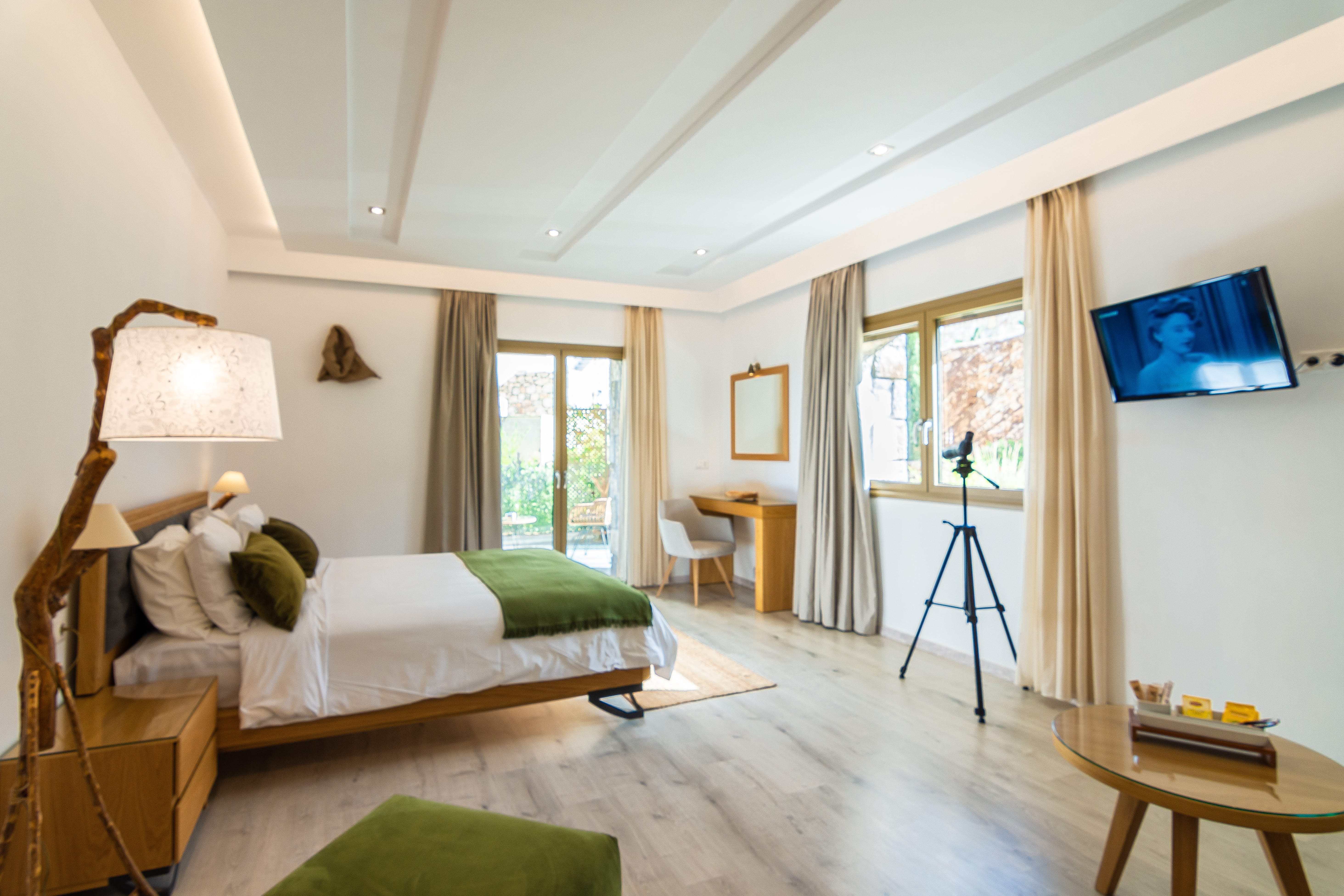 room-partial-sea-wiew