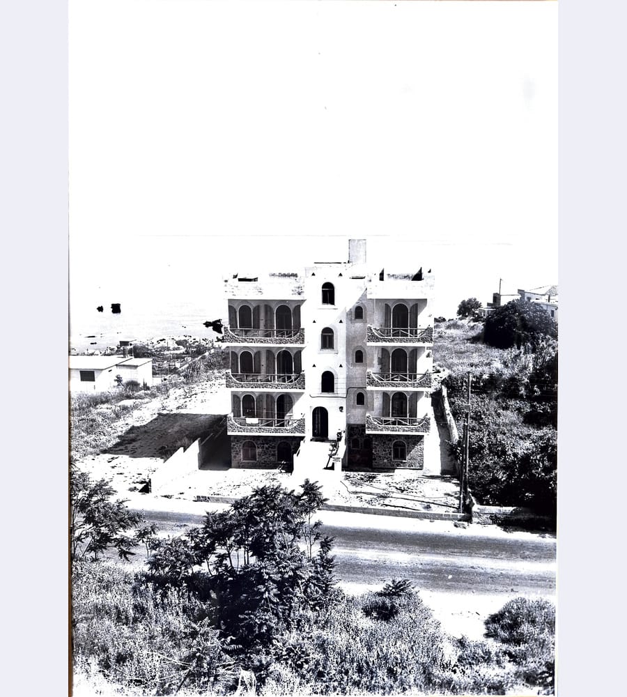 villa-corinna-1975-side-900x1000
