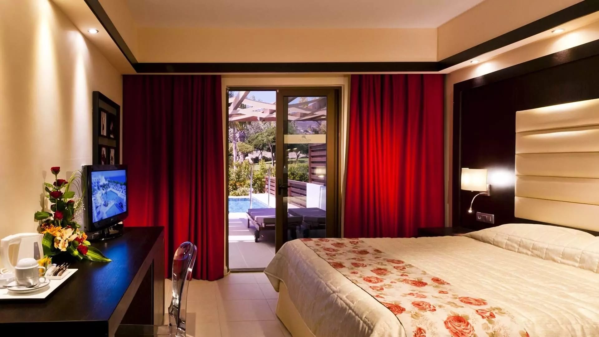 double-room-garden-view-private-pool-3-1920x1080