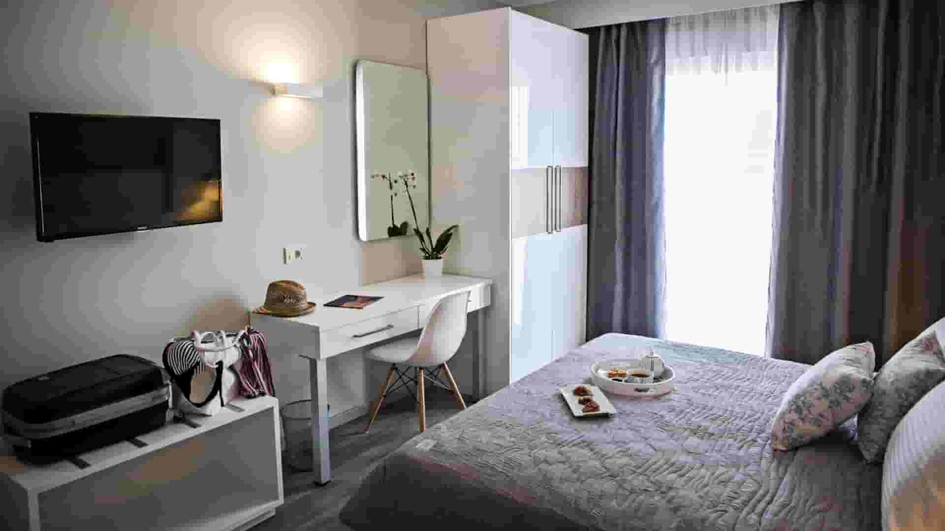 2-bedrooms-apartment-10-405
