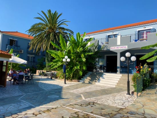 front-entrance-reception-6