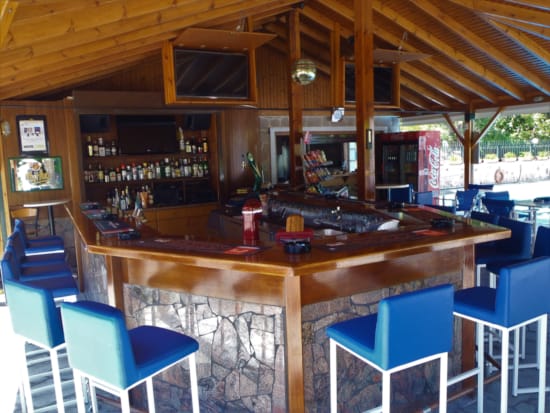 pool-bar-area