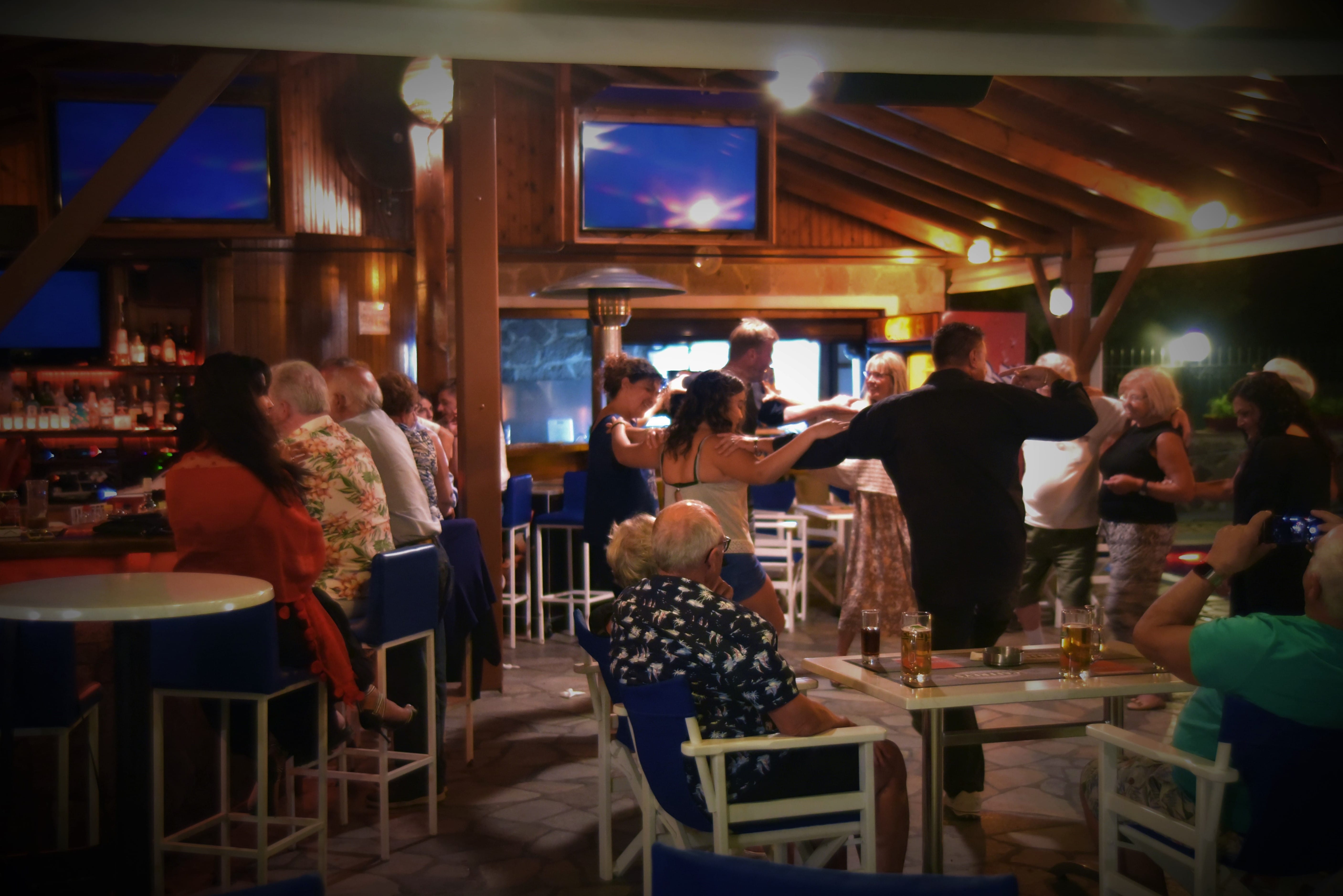 pool-side-bar-area-5